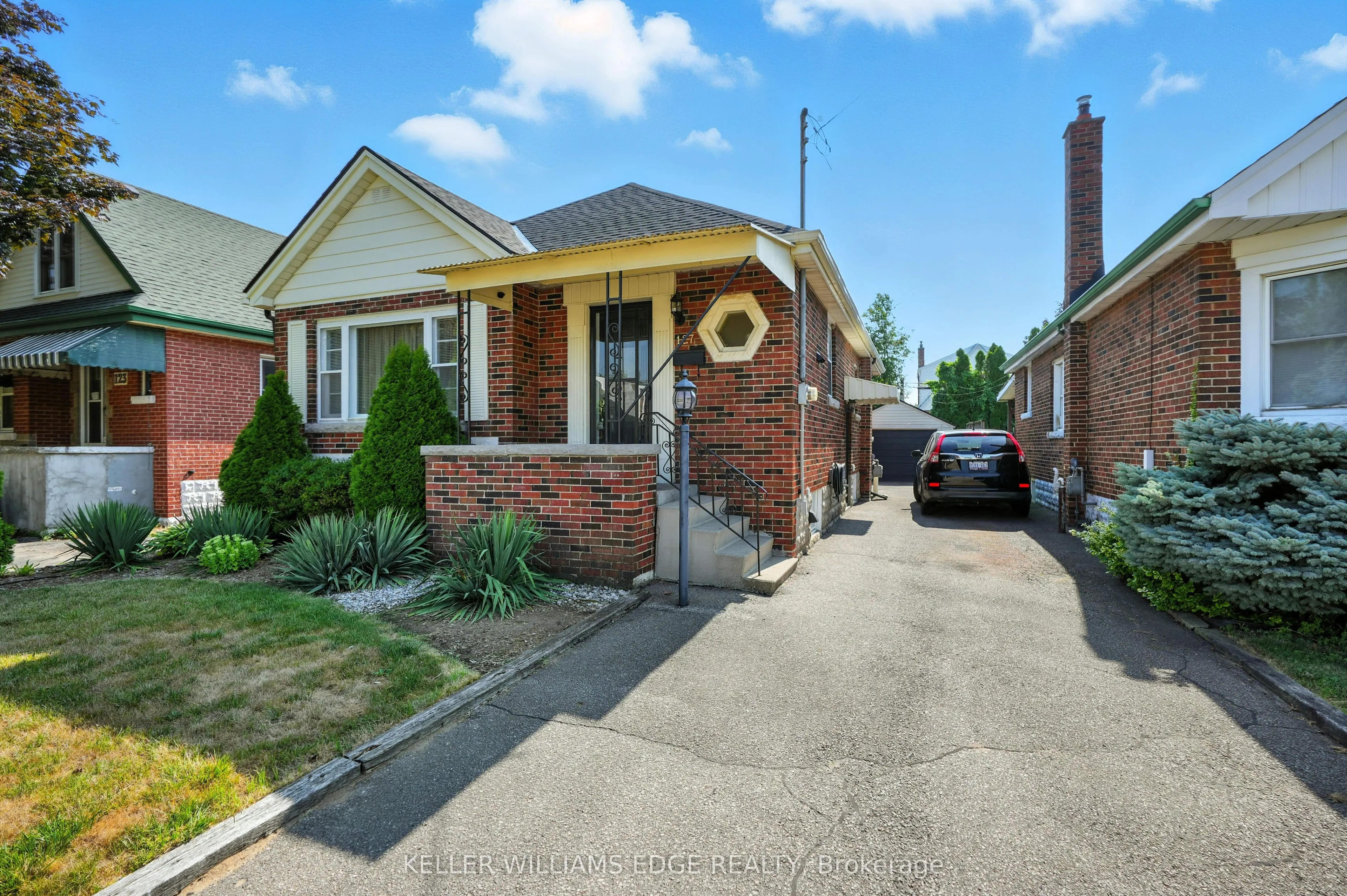 127 Garside Avenue S