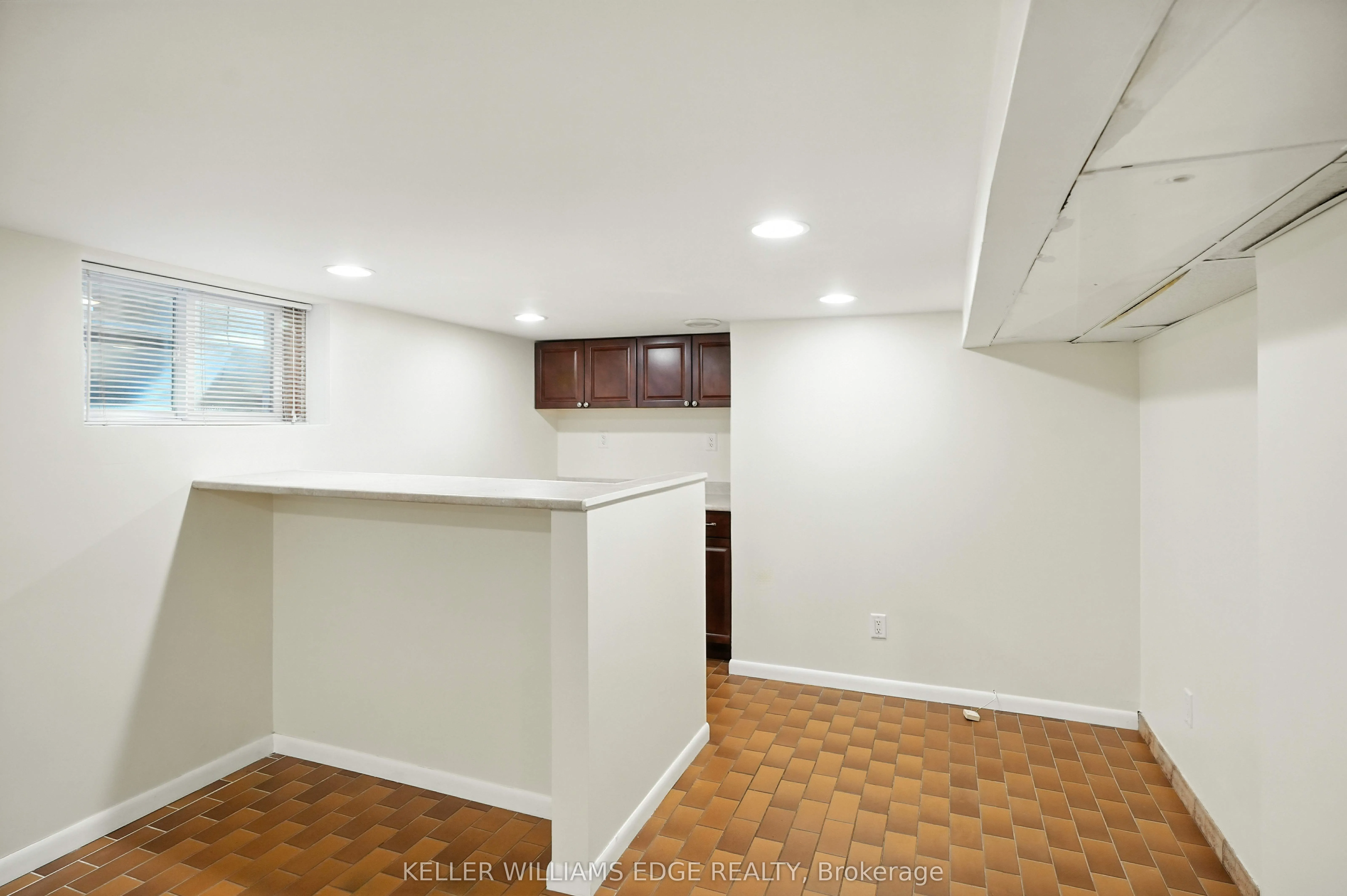 127 Garside Avenue S