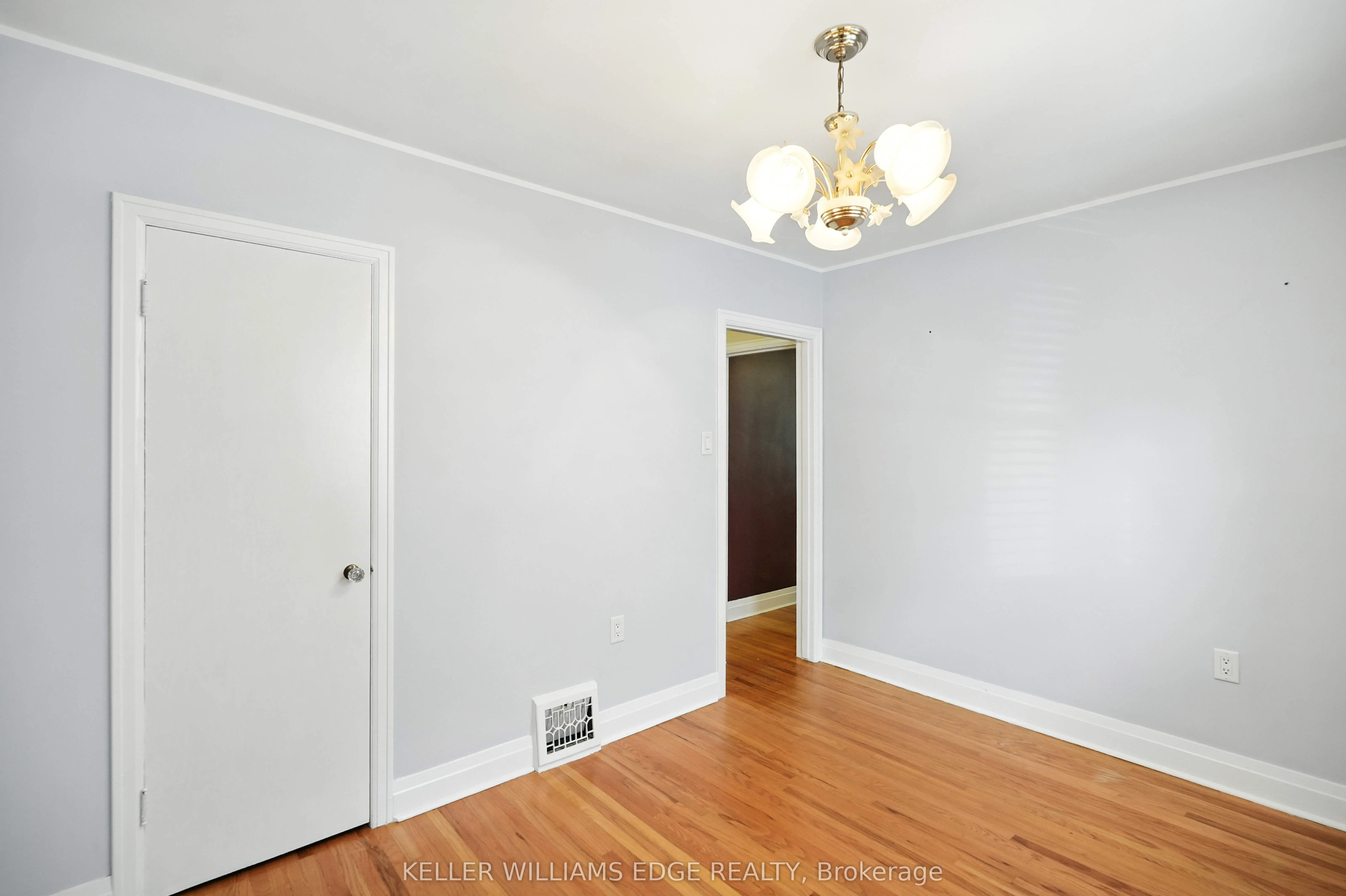 127 Garside Avenue S