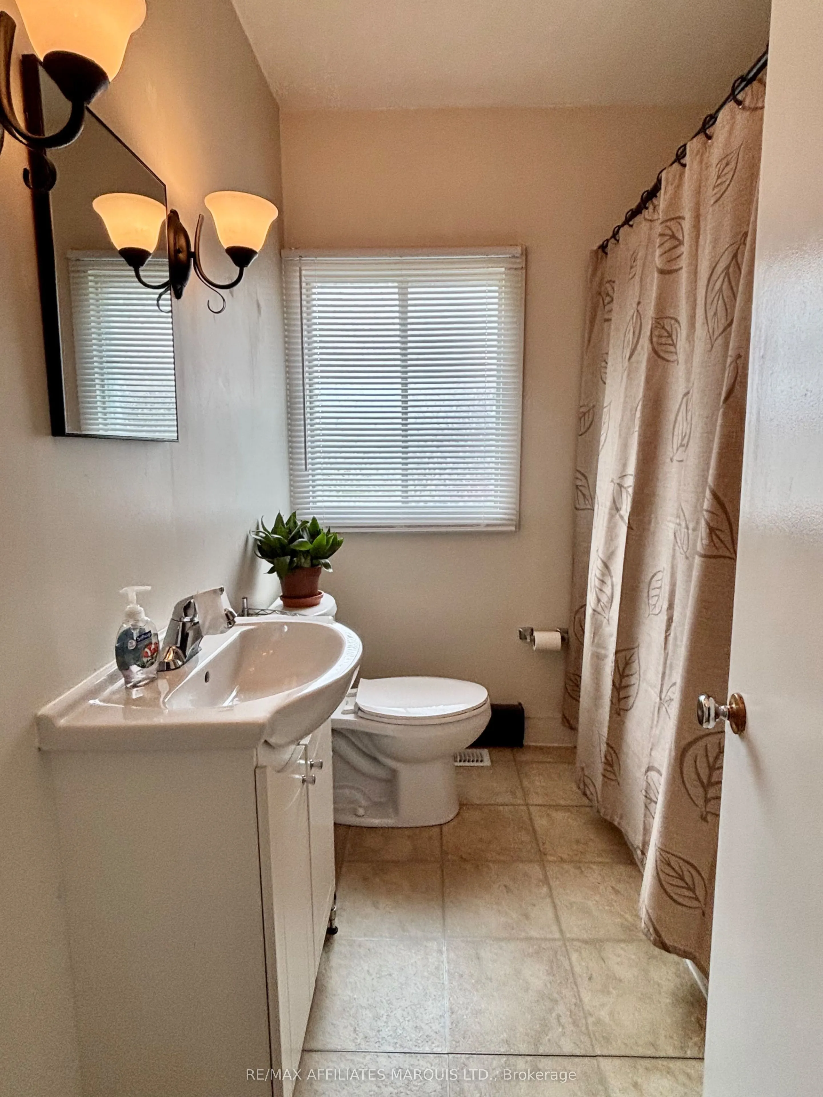452 Dominion St Street S