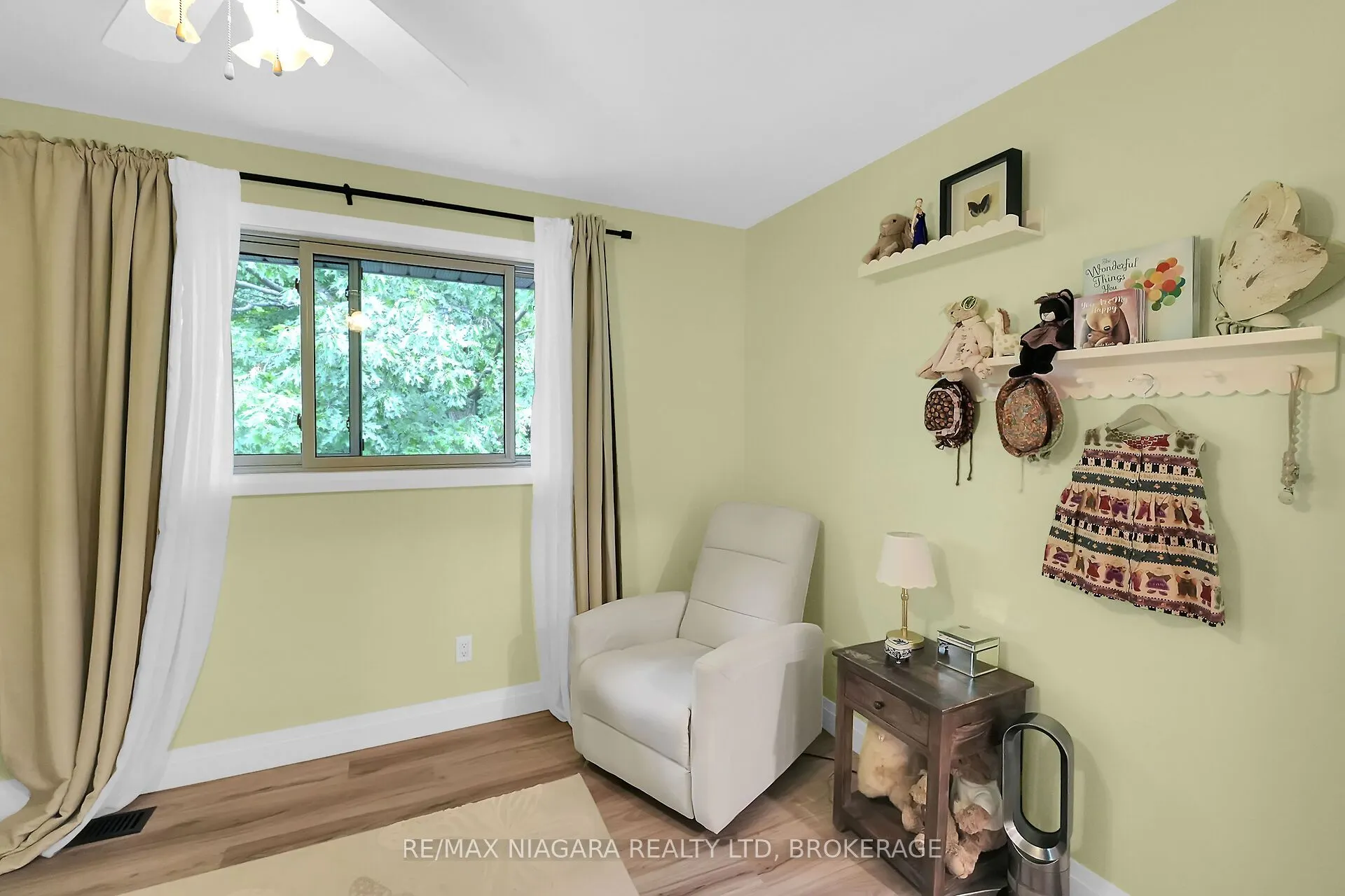 77 Alexandra Boulevard W