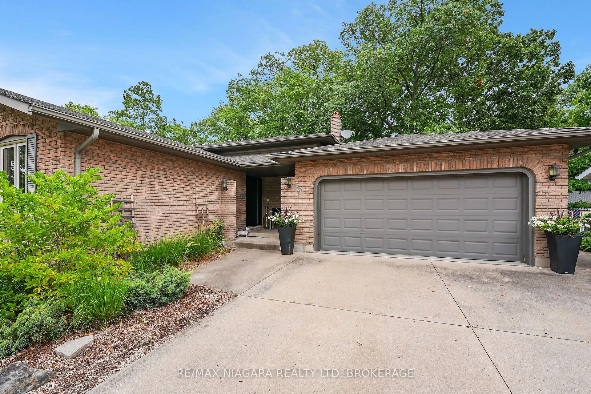 77 Alexandra Boulevard W