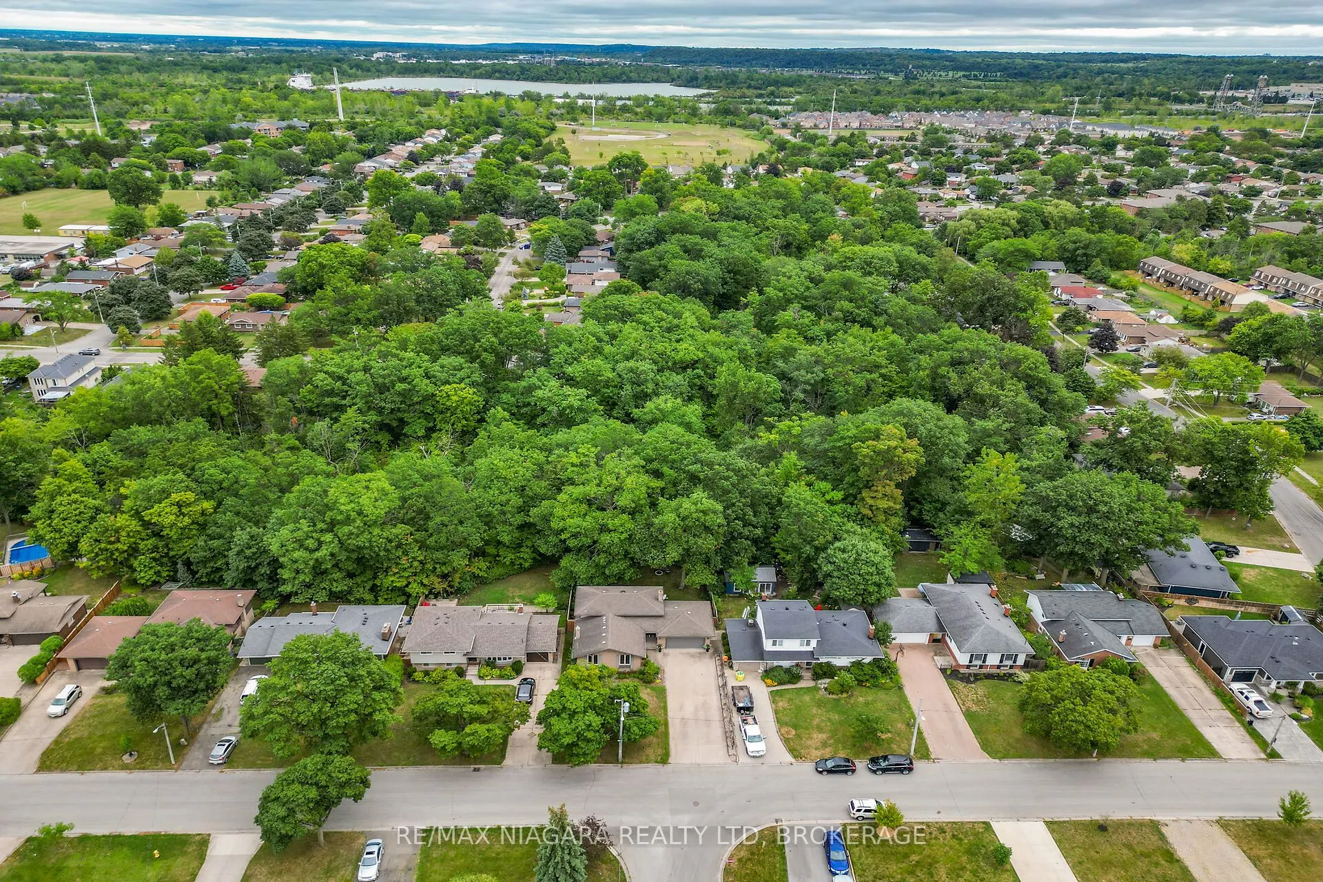 77 Alexandra Boulevard W