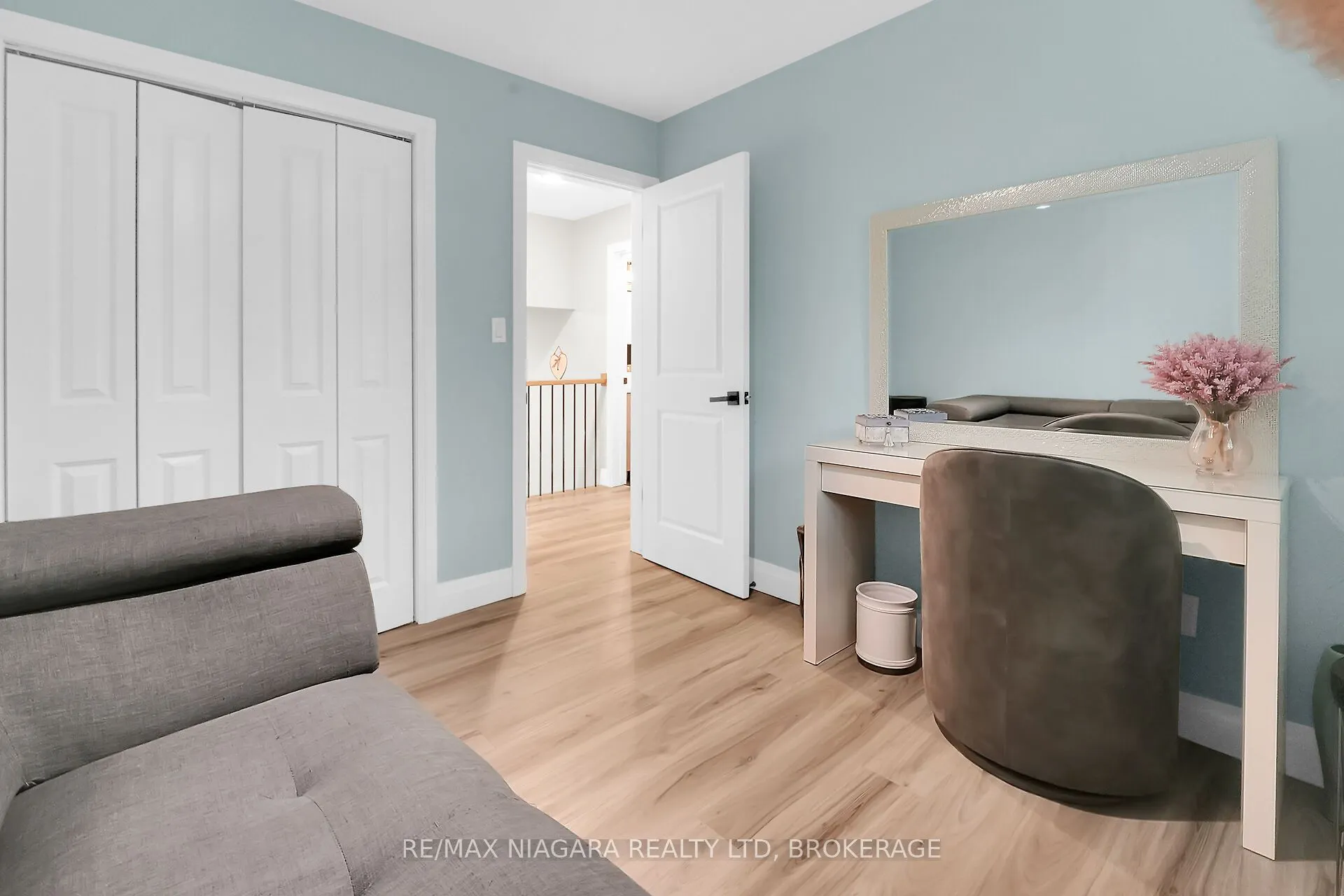 77 Alexandra Boulevard W