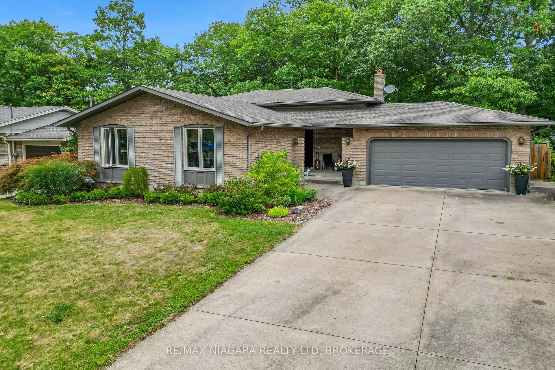 77 Alexandra Boulevard W
