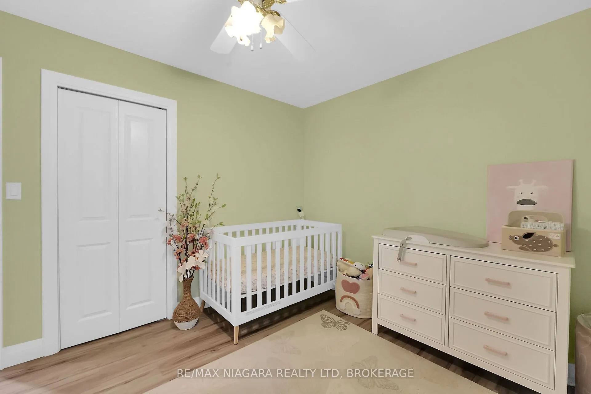 77 Alexandra Boulevard W