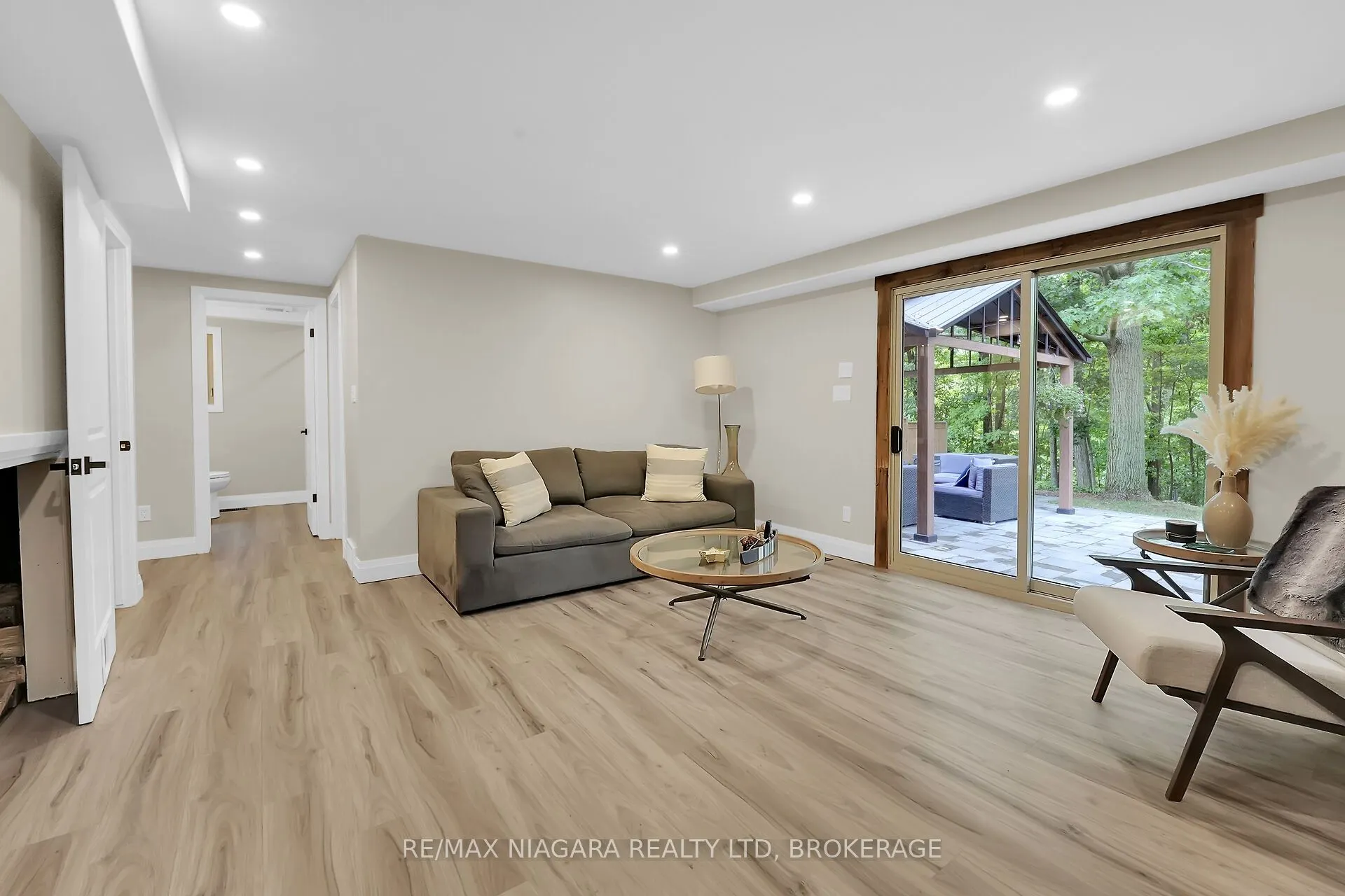 77 Alexandra Boulevard W