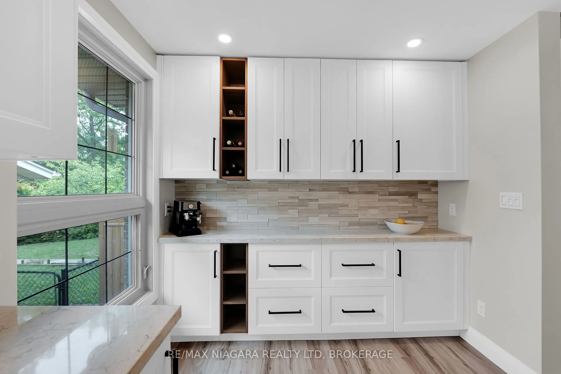 77 Alexandra Boulevard W