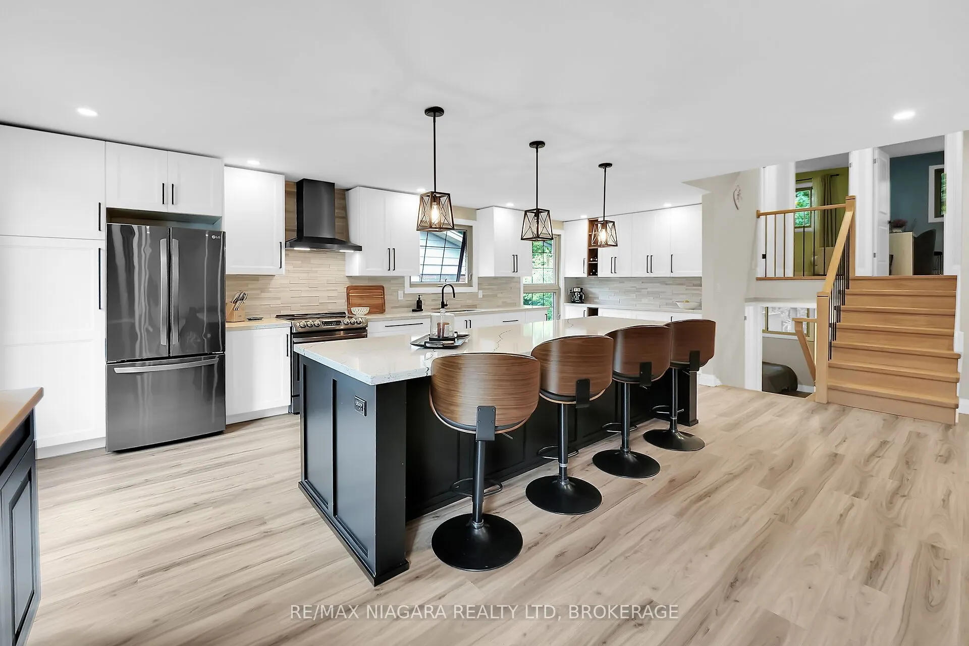 77 Alexandra Boulevard W