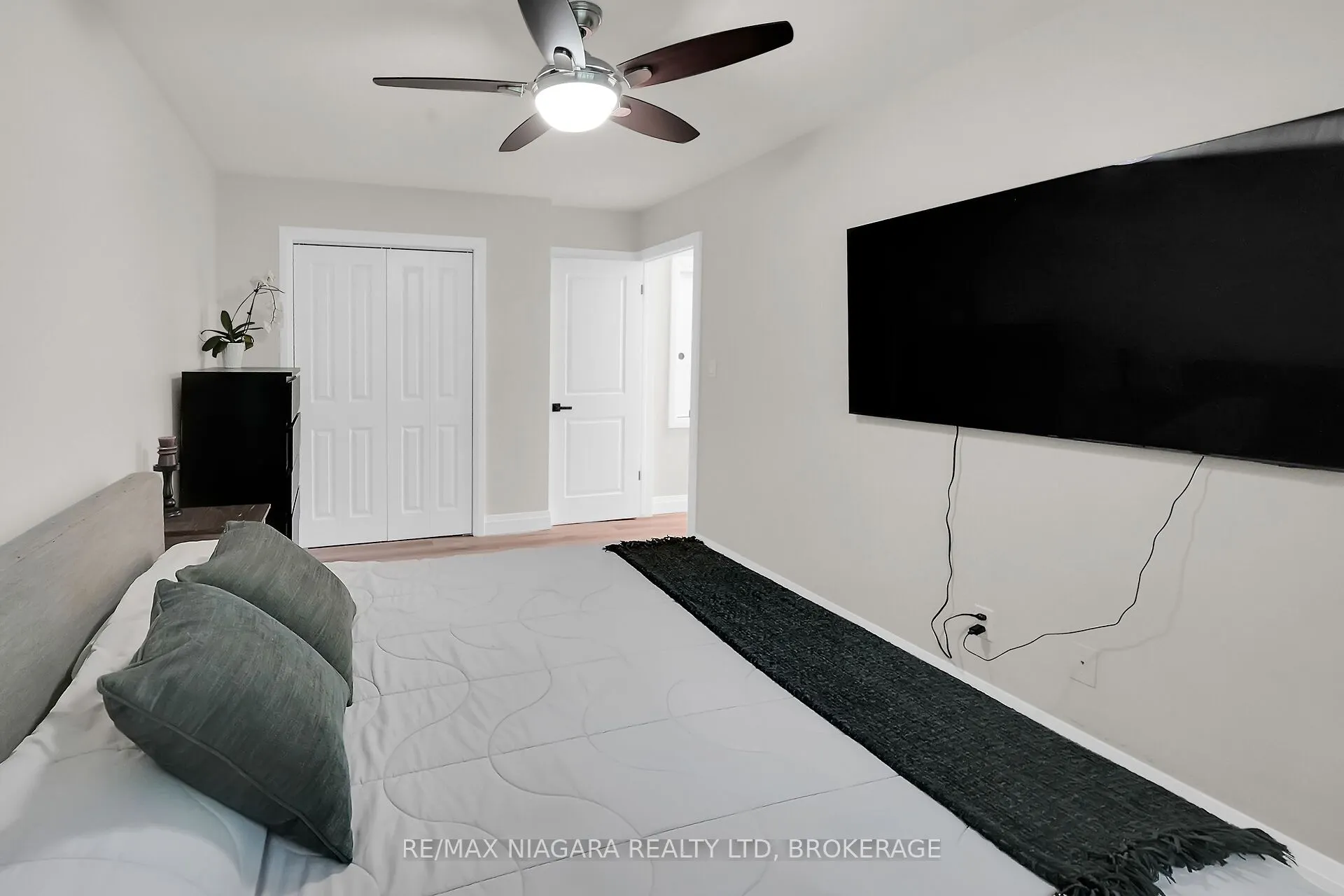 77 Alexandra Boulevard W