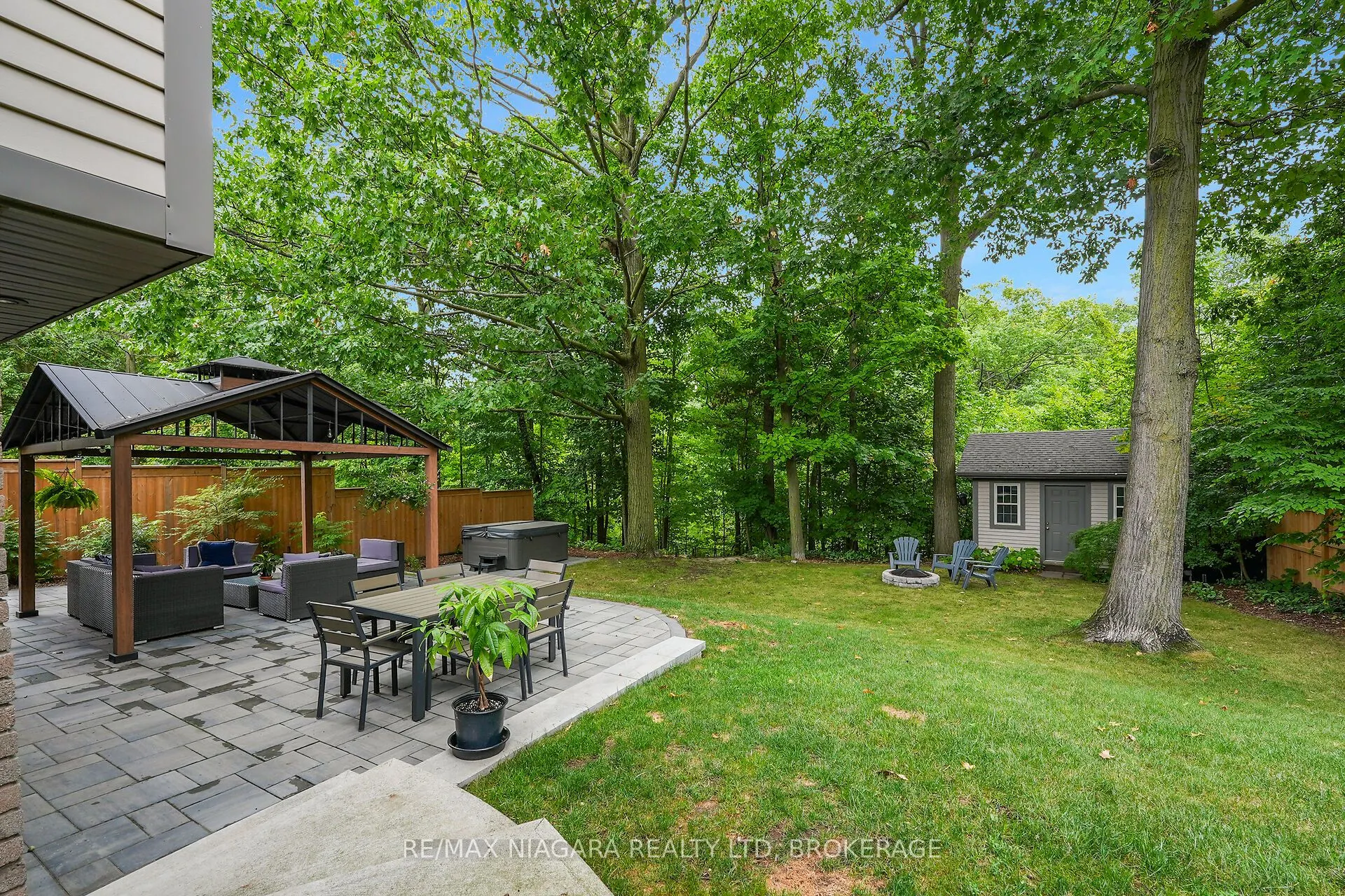 77 Alexandra Boulevard W