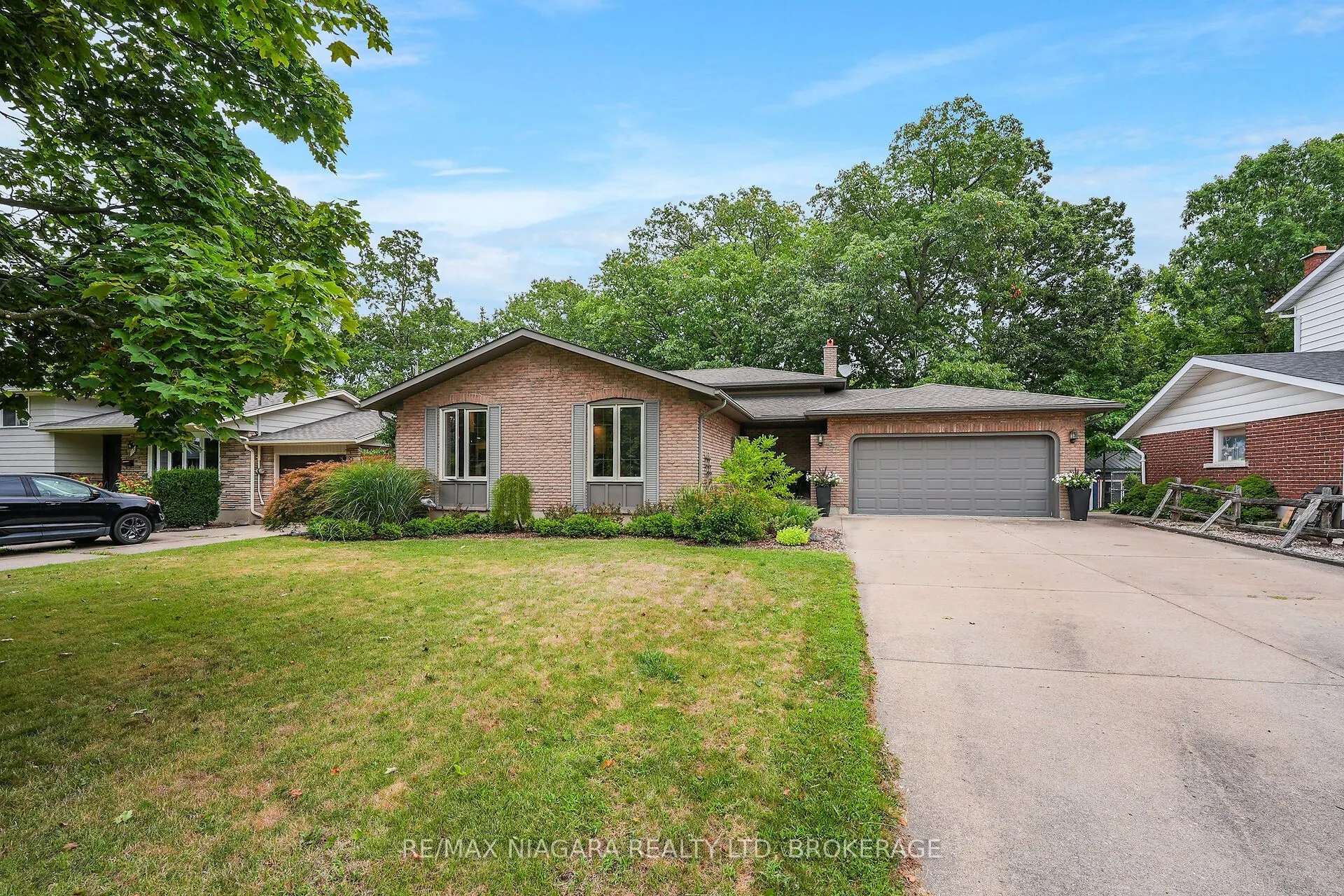 77 Alexandra Boulevard W