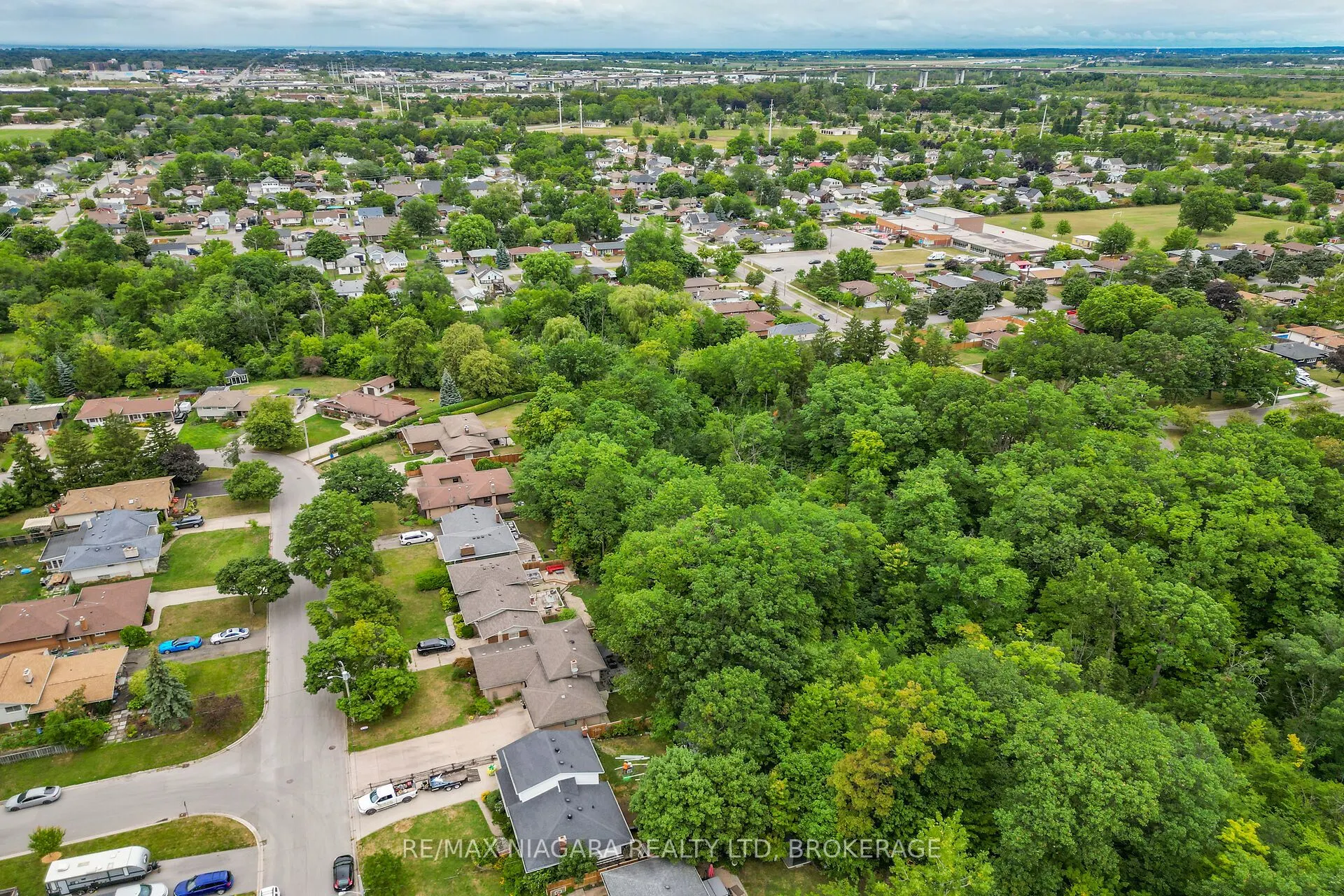 77 Alexandra Boulevard W