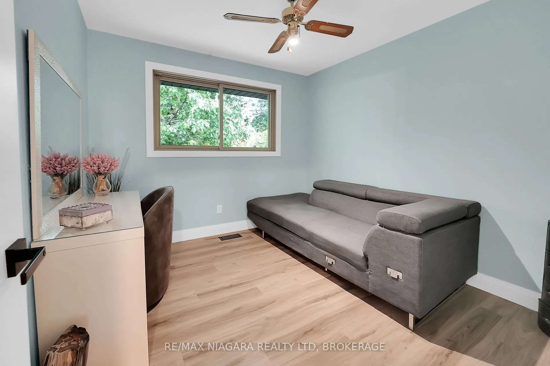 77 Alexandra Boulevard W