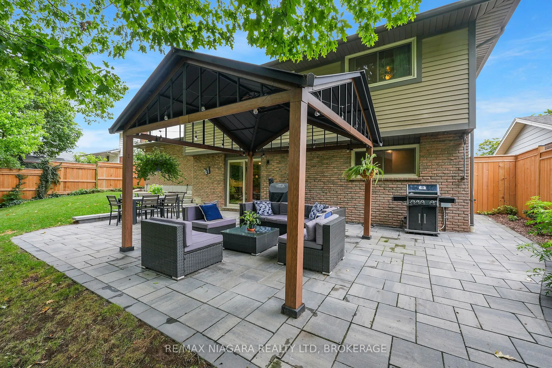 77 Alexandra Boulevard W