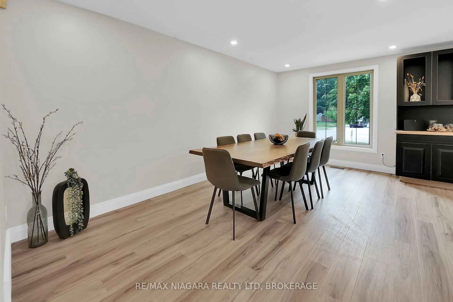 77 Alexandra Boulevard W