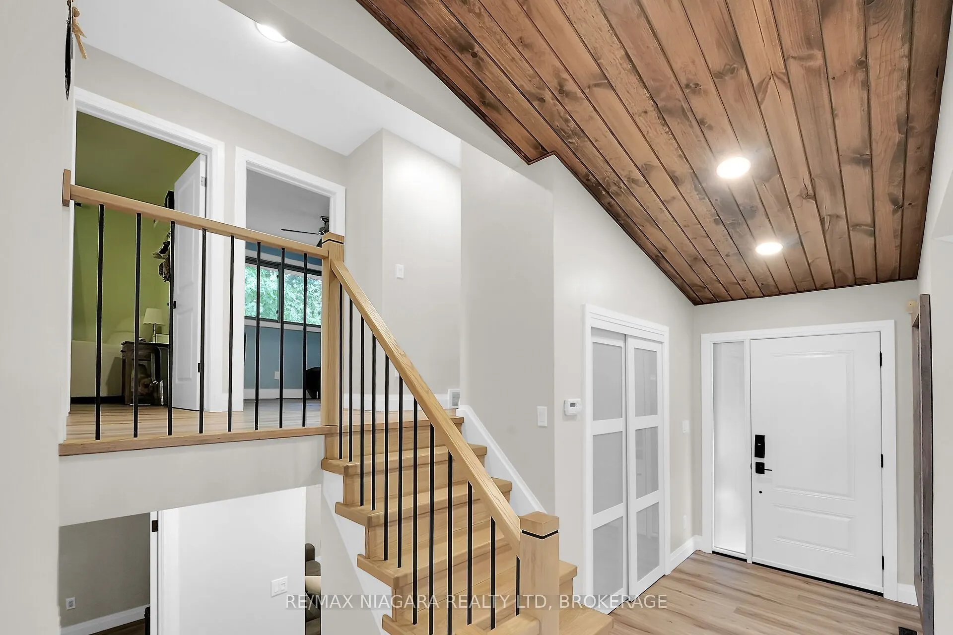 77 Alexandra Boulevard W