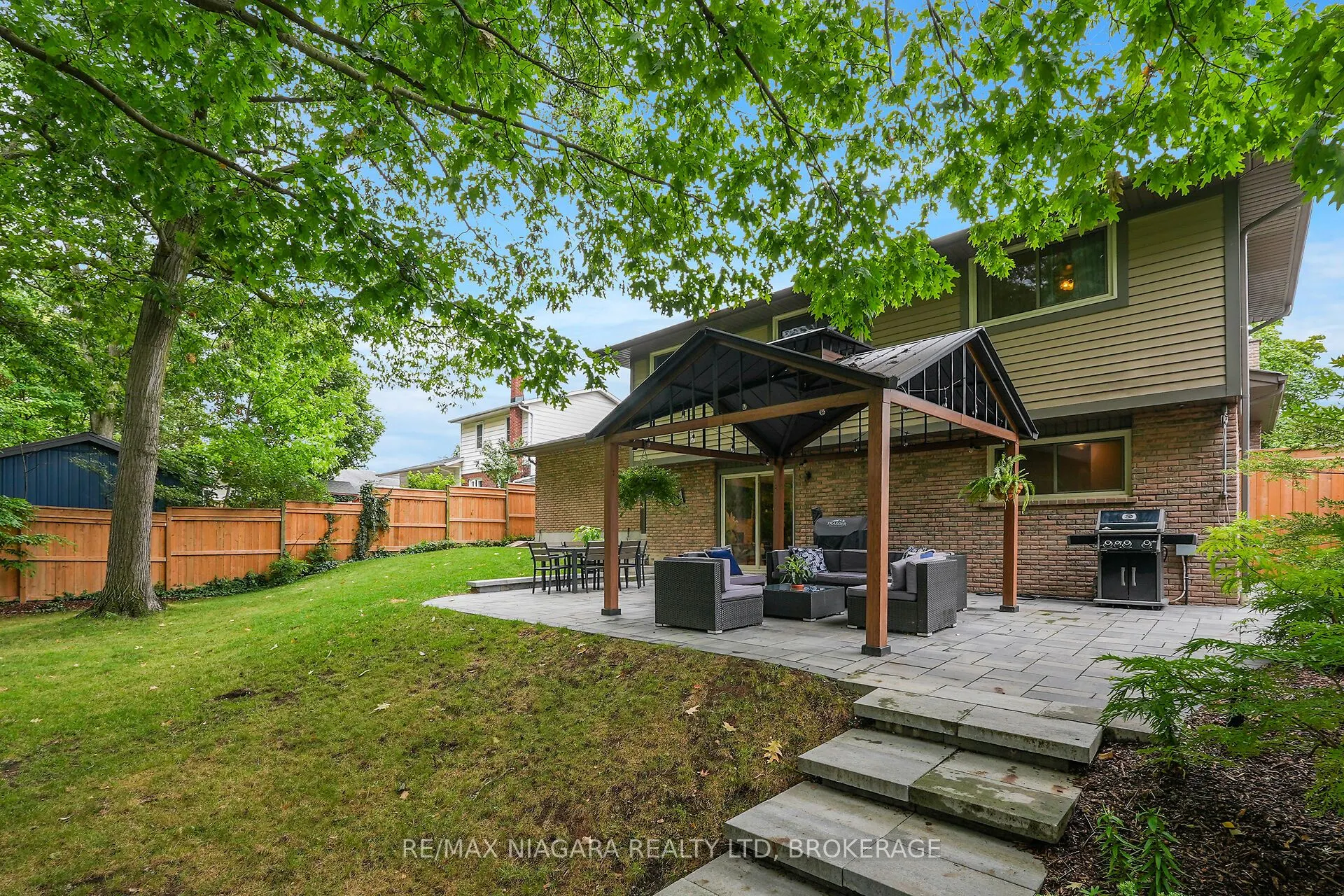 77 Alexandra Boulevard W