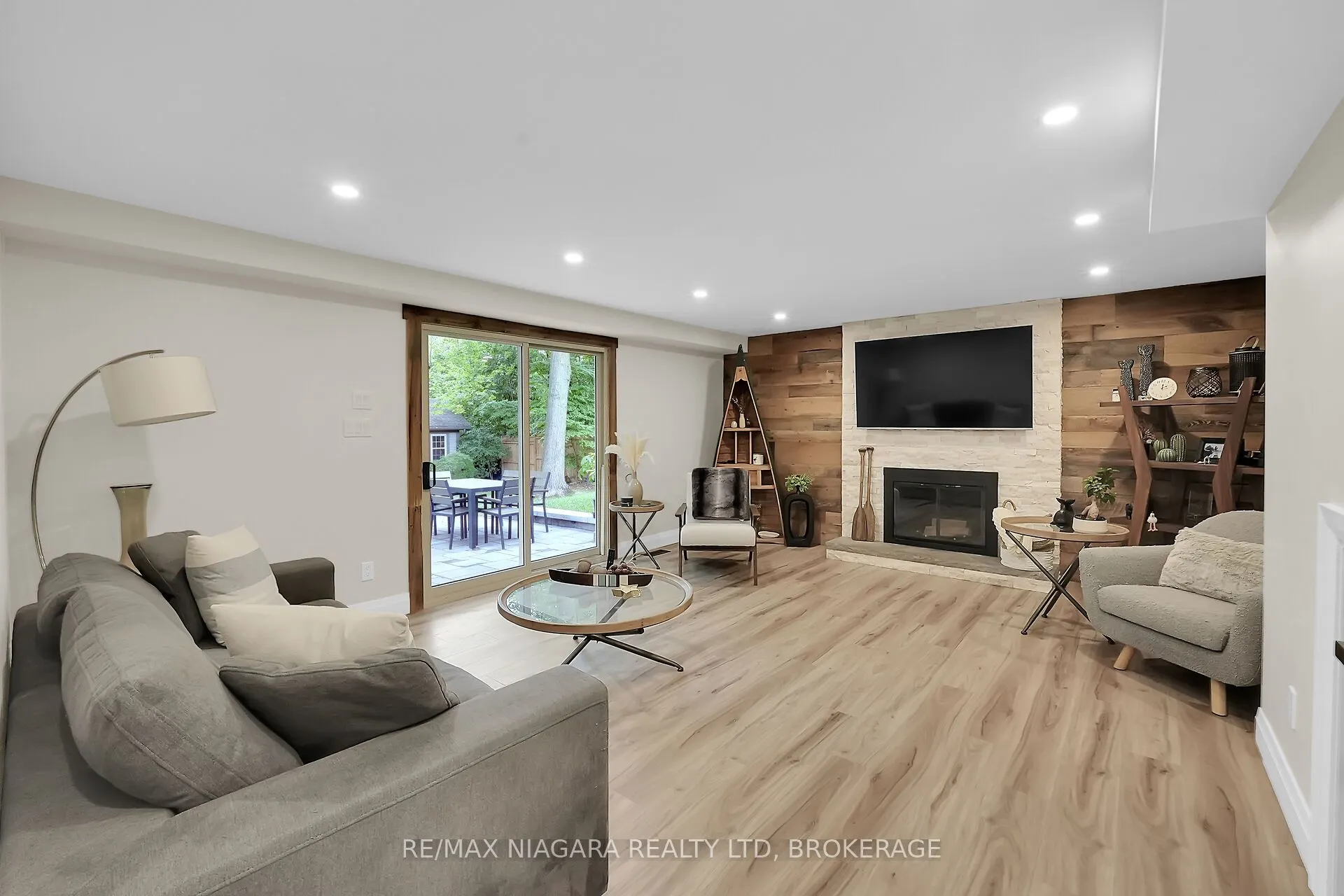 77 Alexandra Boulevard W