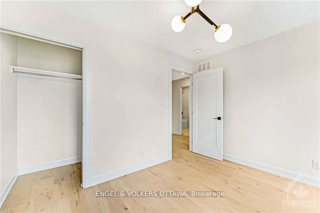 136 Carillon Street, #A