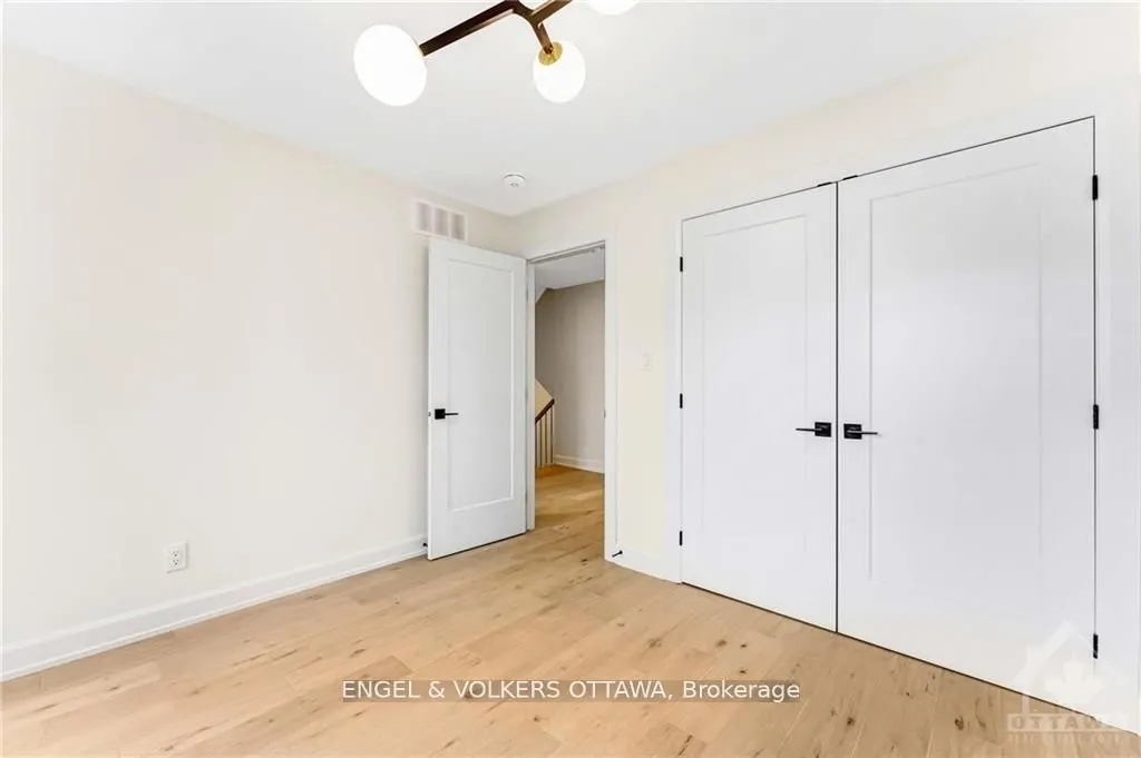 136 Carillon Street, #A
