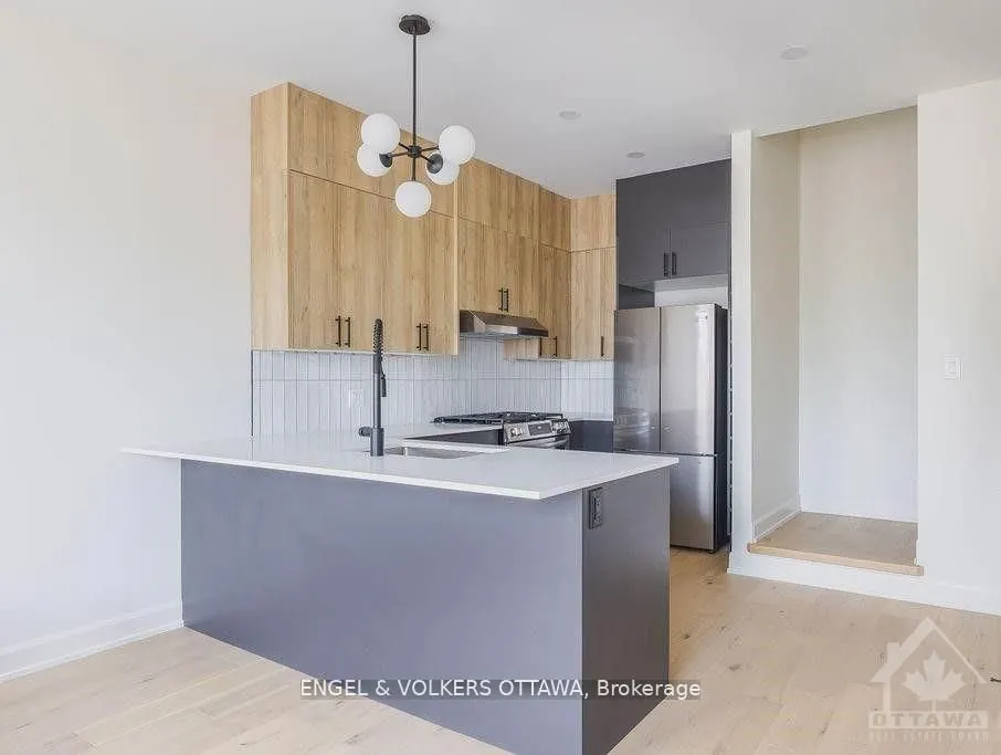 136 Carillon Street, #A