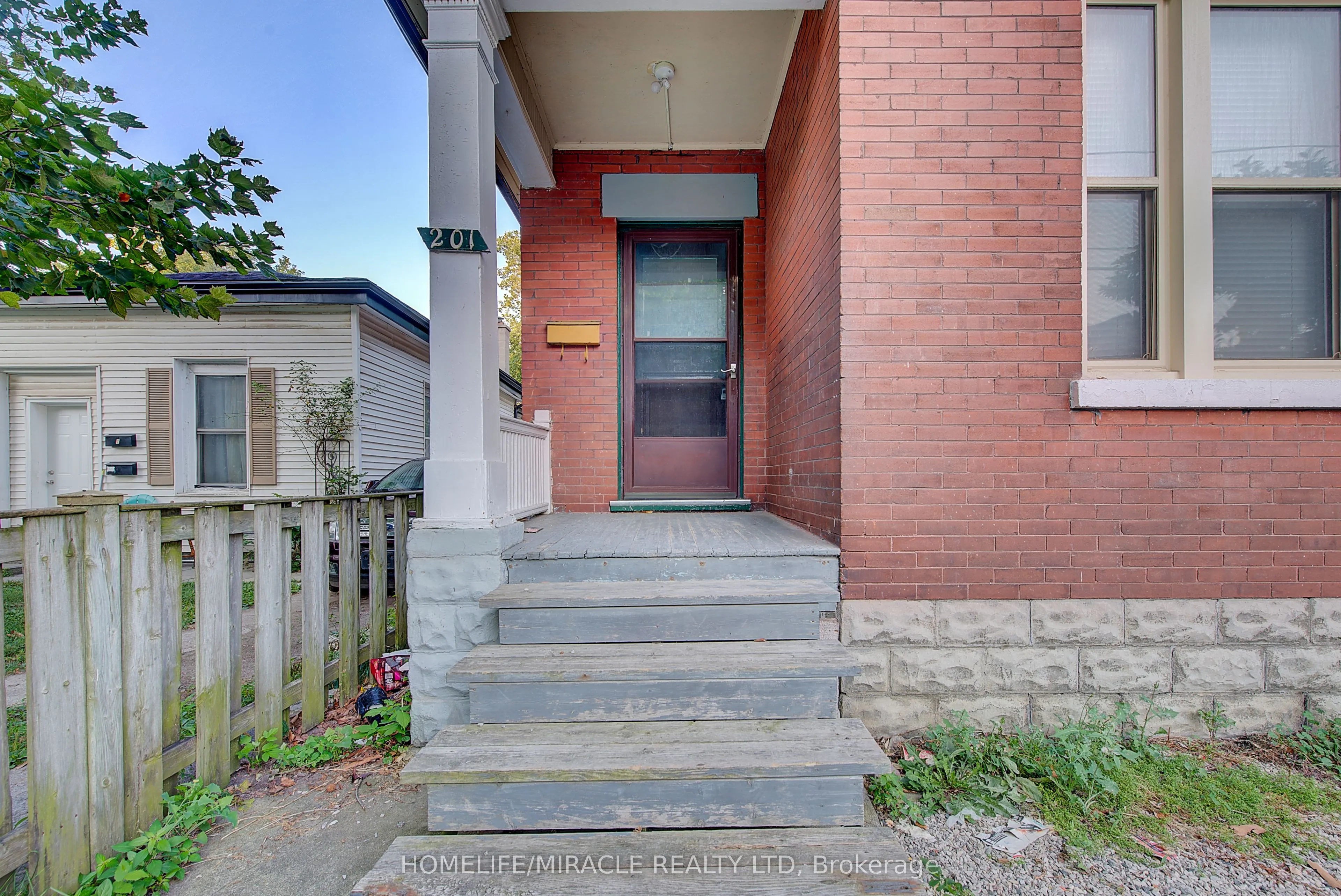 201 Clarence Street