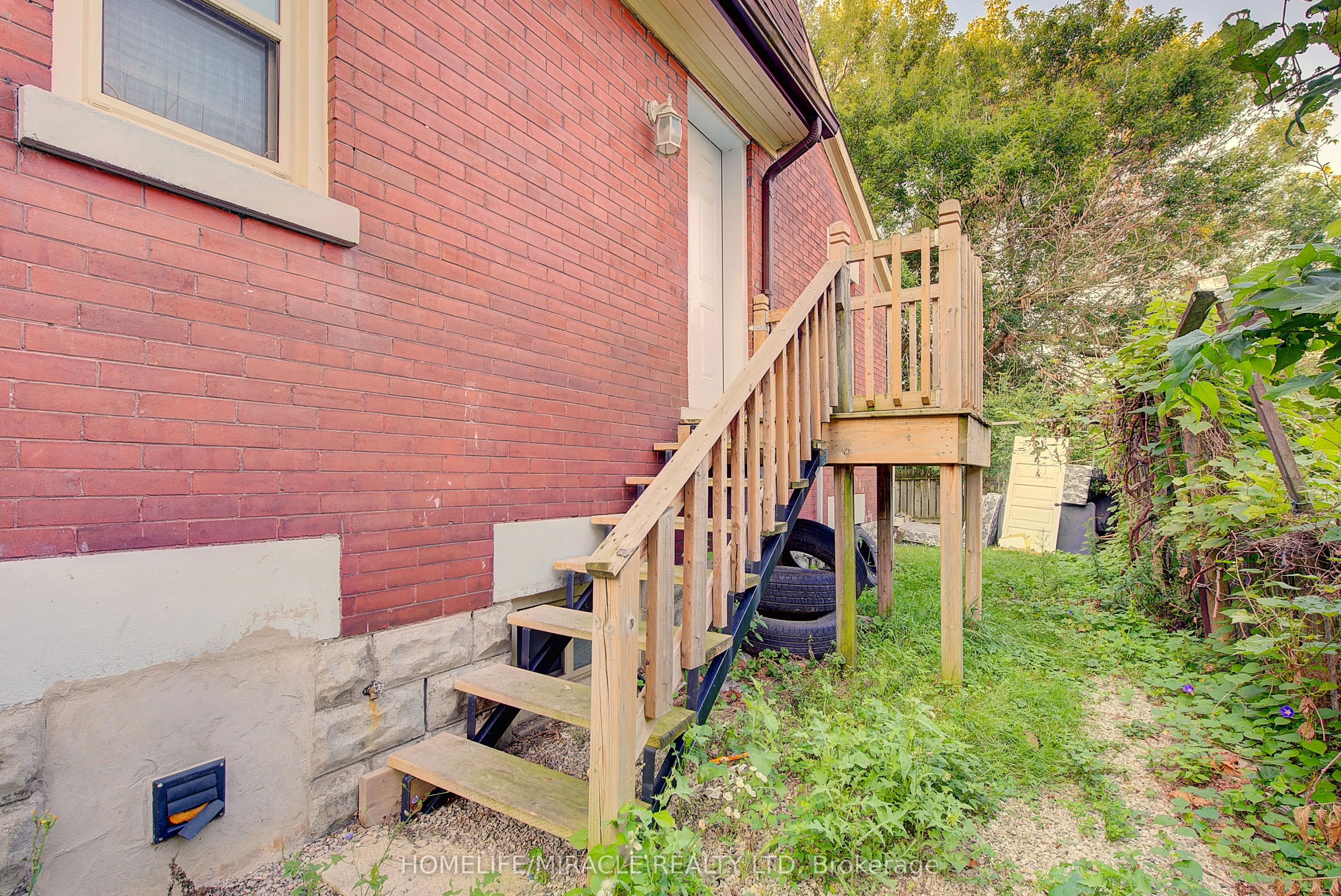 201 Clarence Street