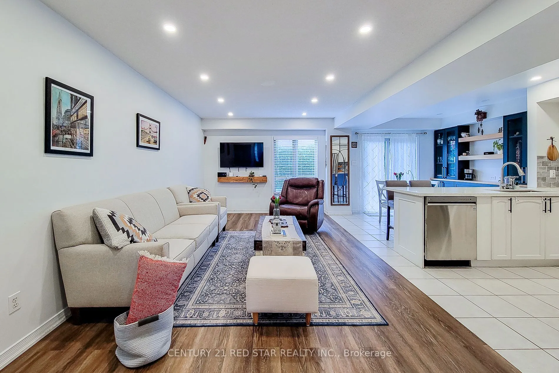 18 Cedar Street, #19