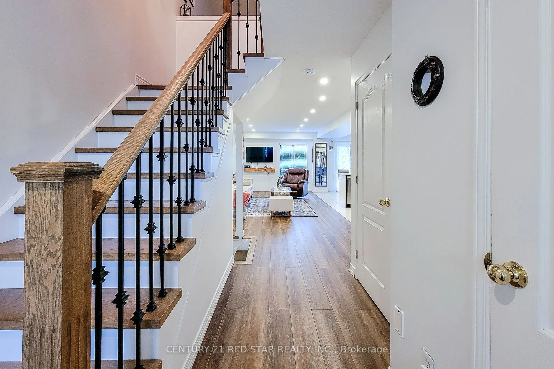 18 Cedar Street, #19