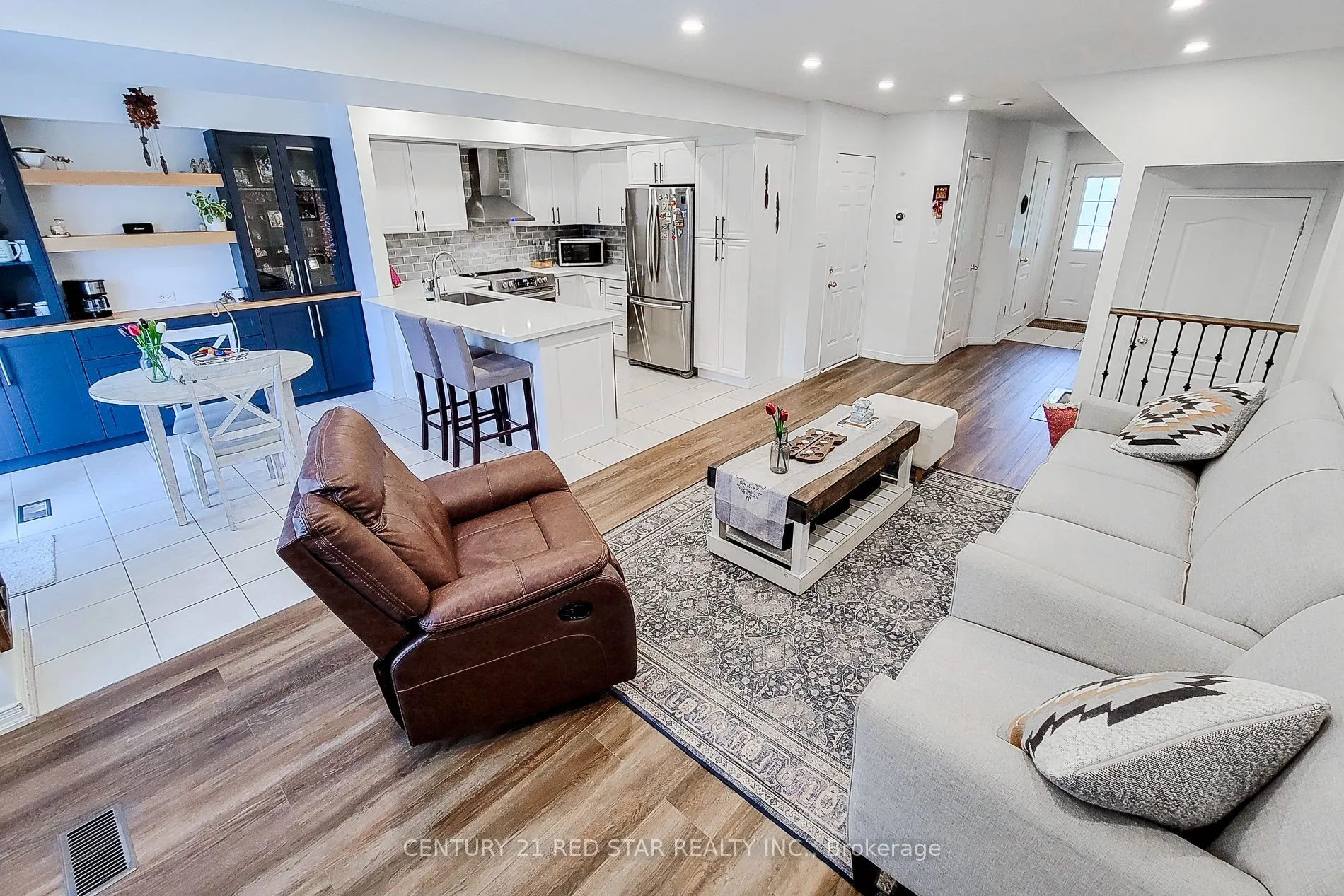 18 Cedar Street, #19