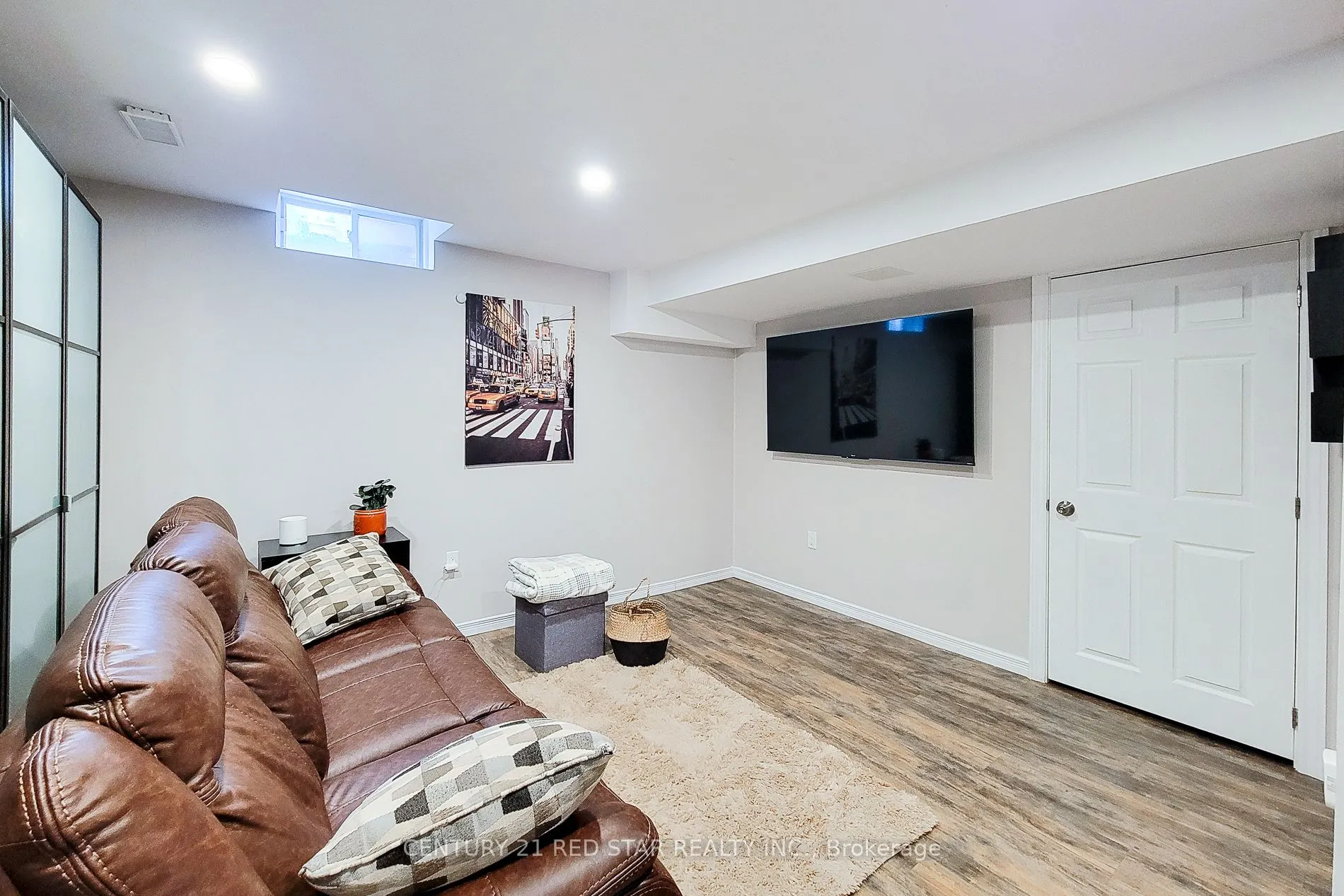 18 Cedar Street, #19
