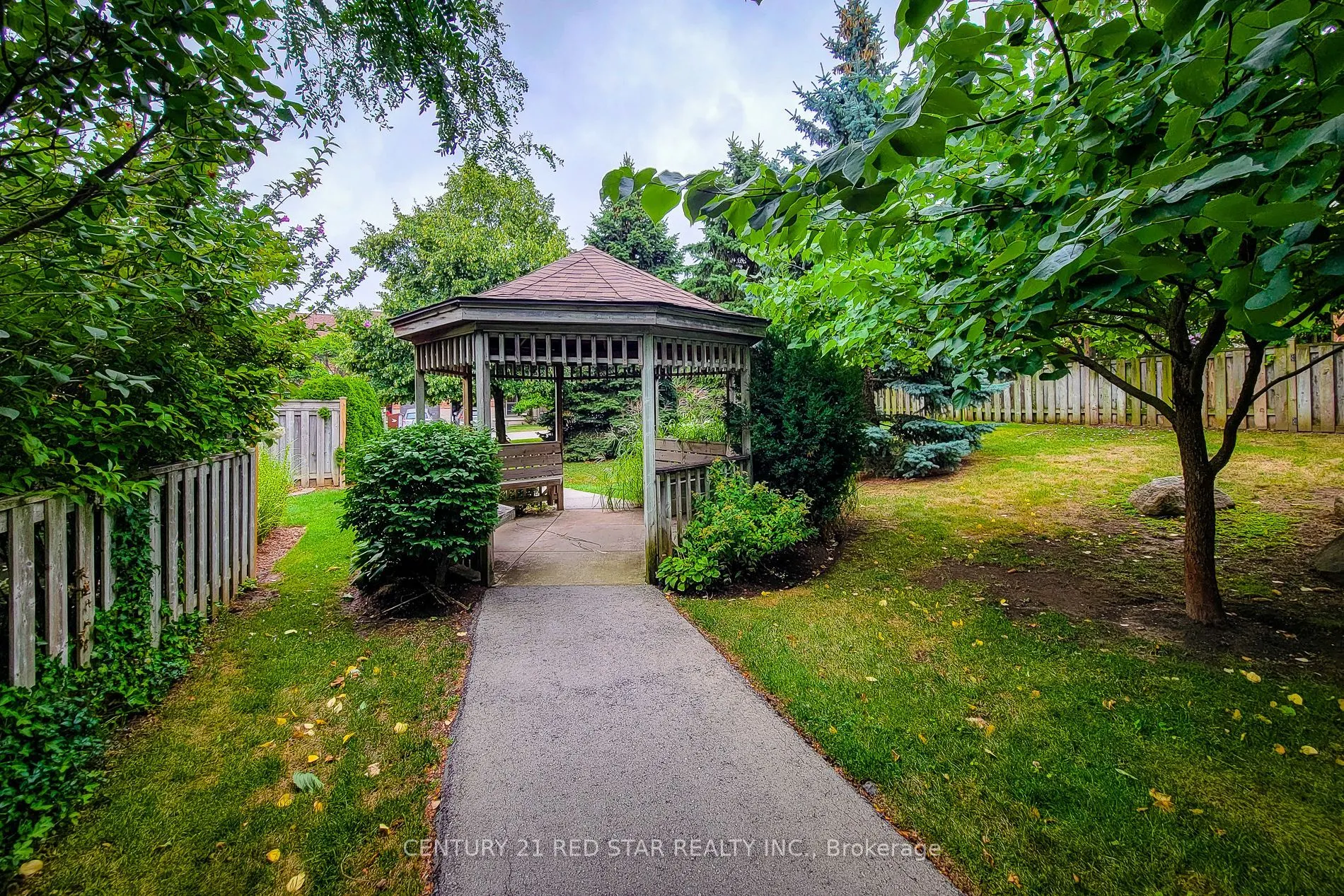 18 Cedar Street, #19