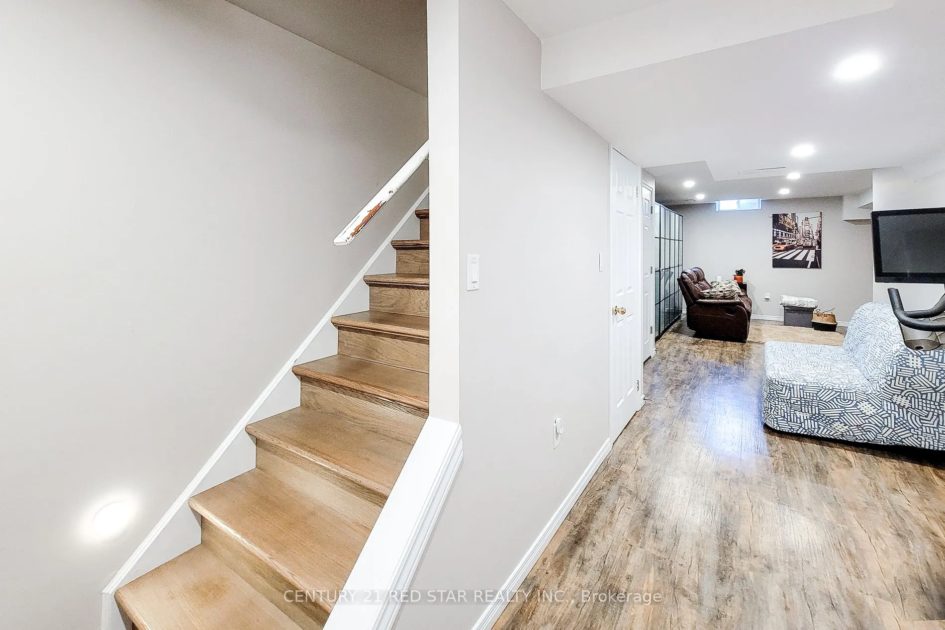 18 Cedar Street, #19