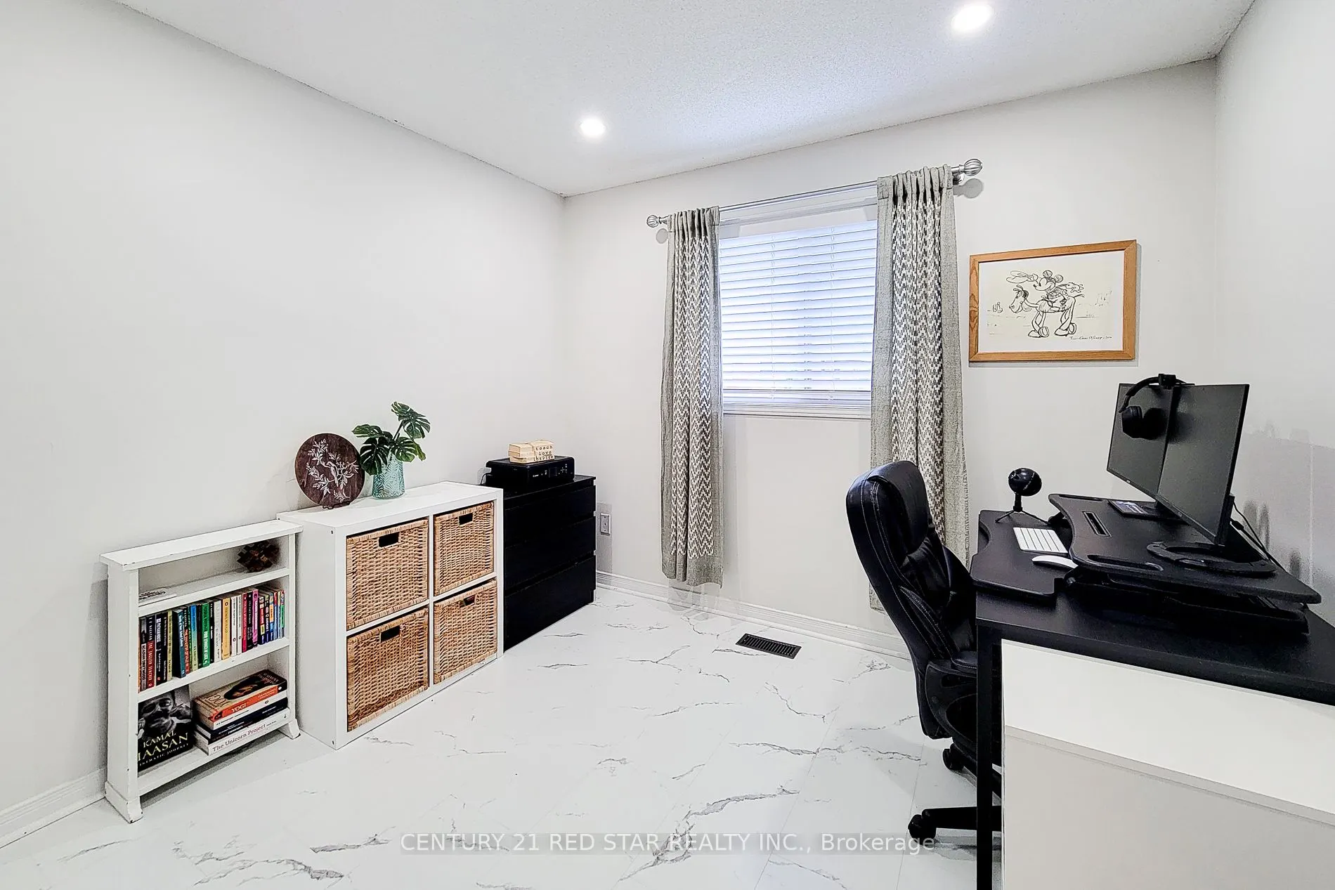 18 Cedar Street, #19
