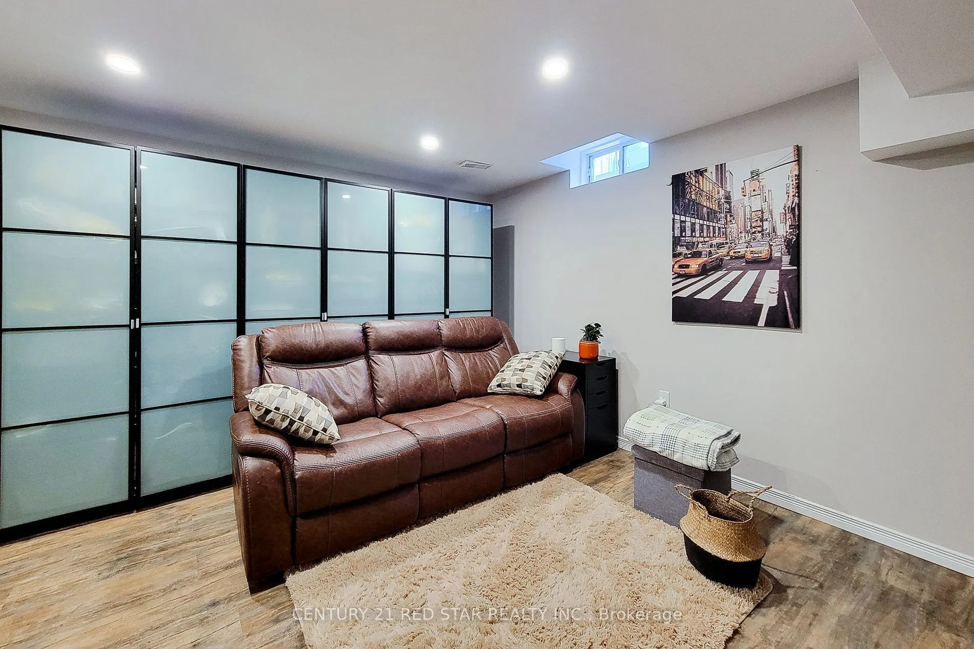 18 Cedar Street, #19