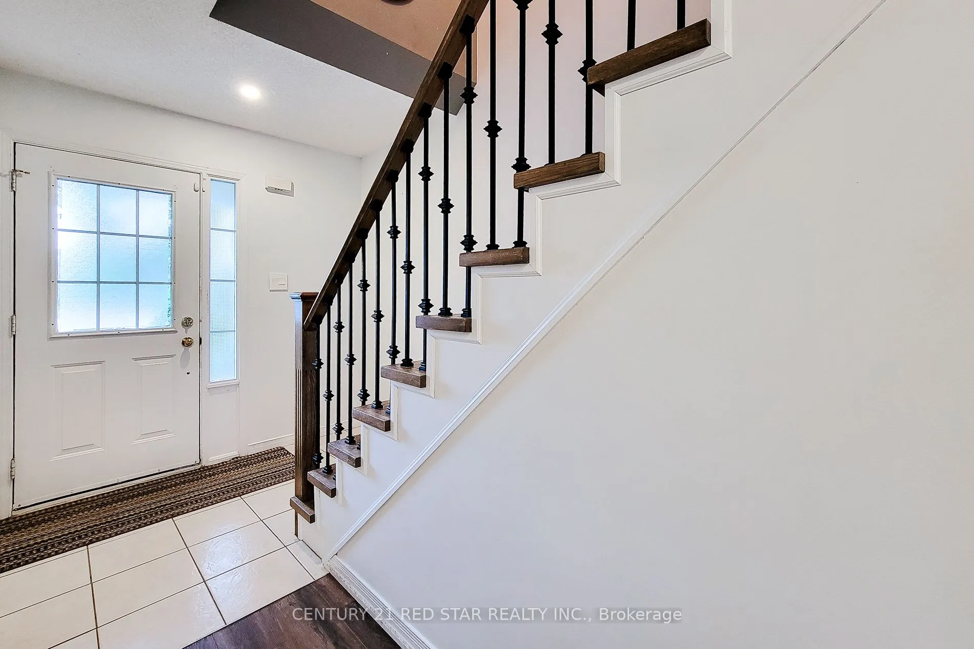18 Cedar Street, #19