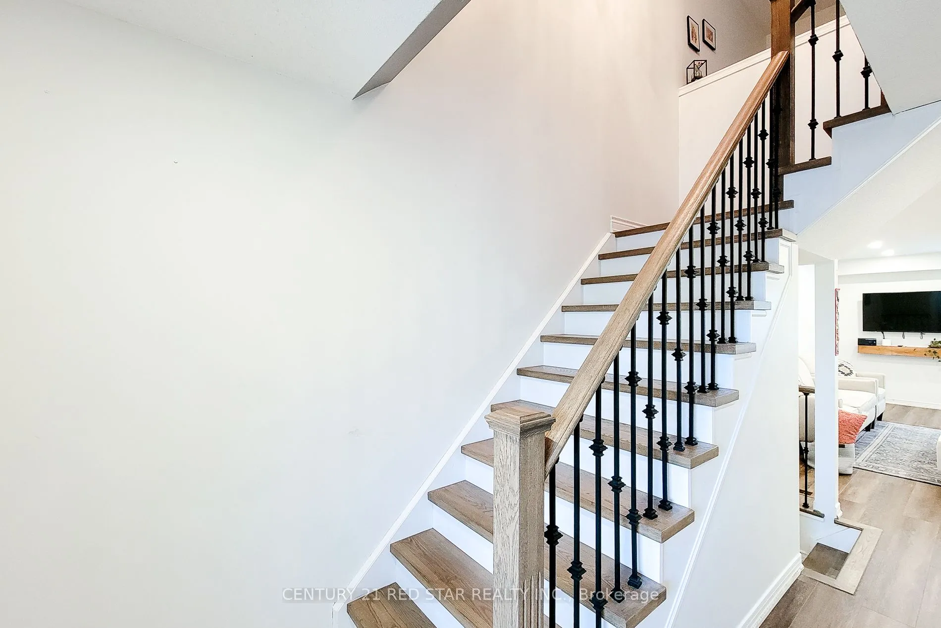 18 Cedar Street, #19