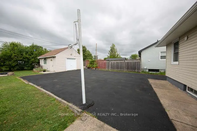 35 PARKDALE Drive
