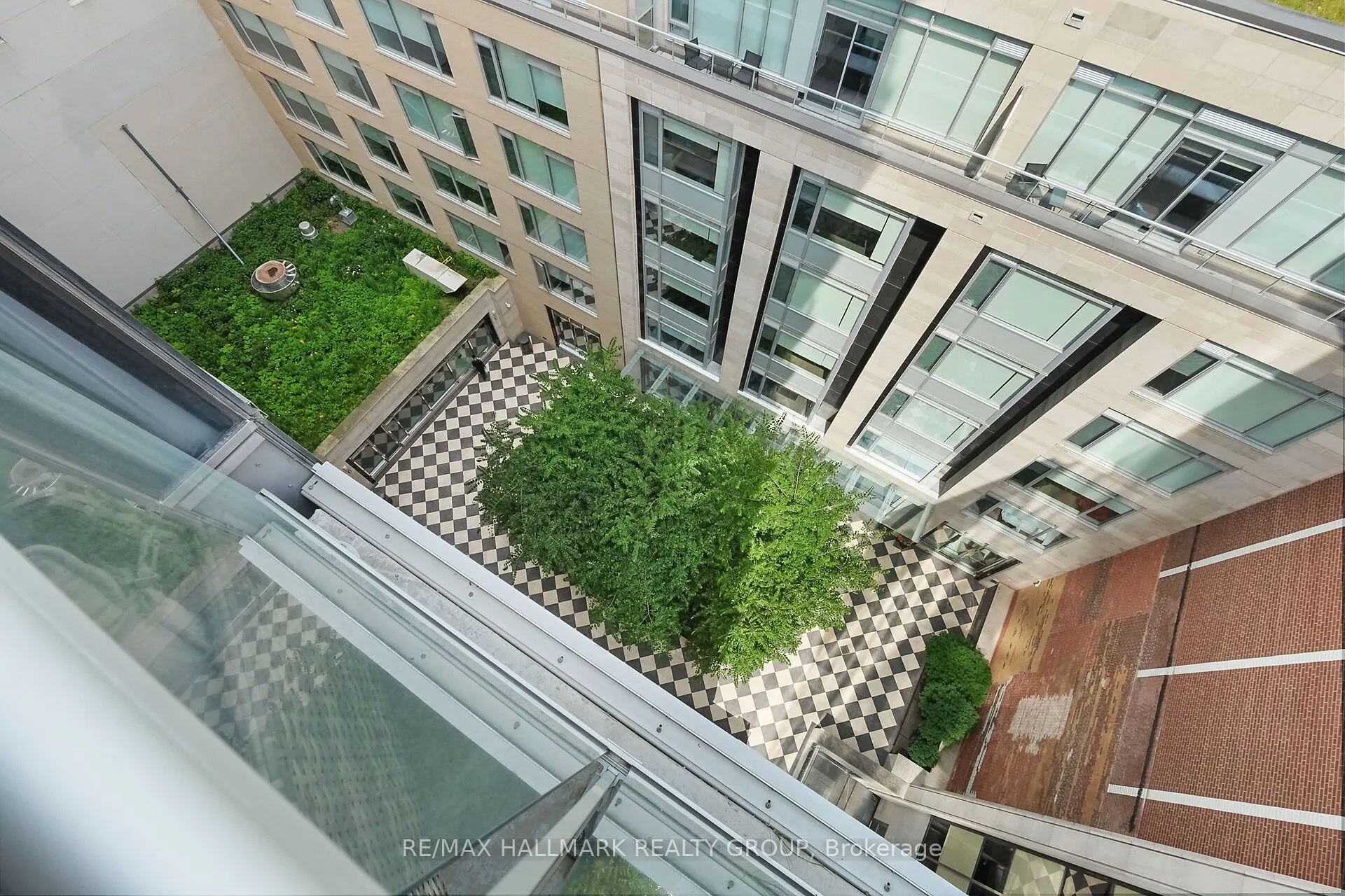 101 Queen Street, #907