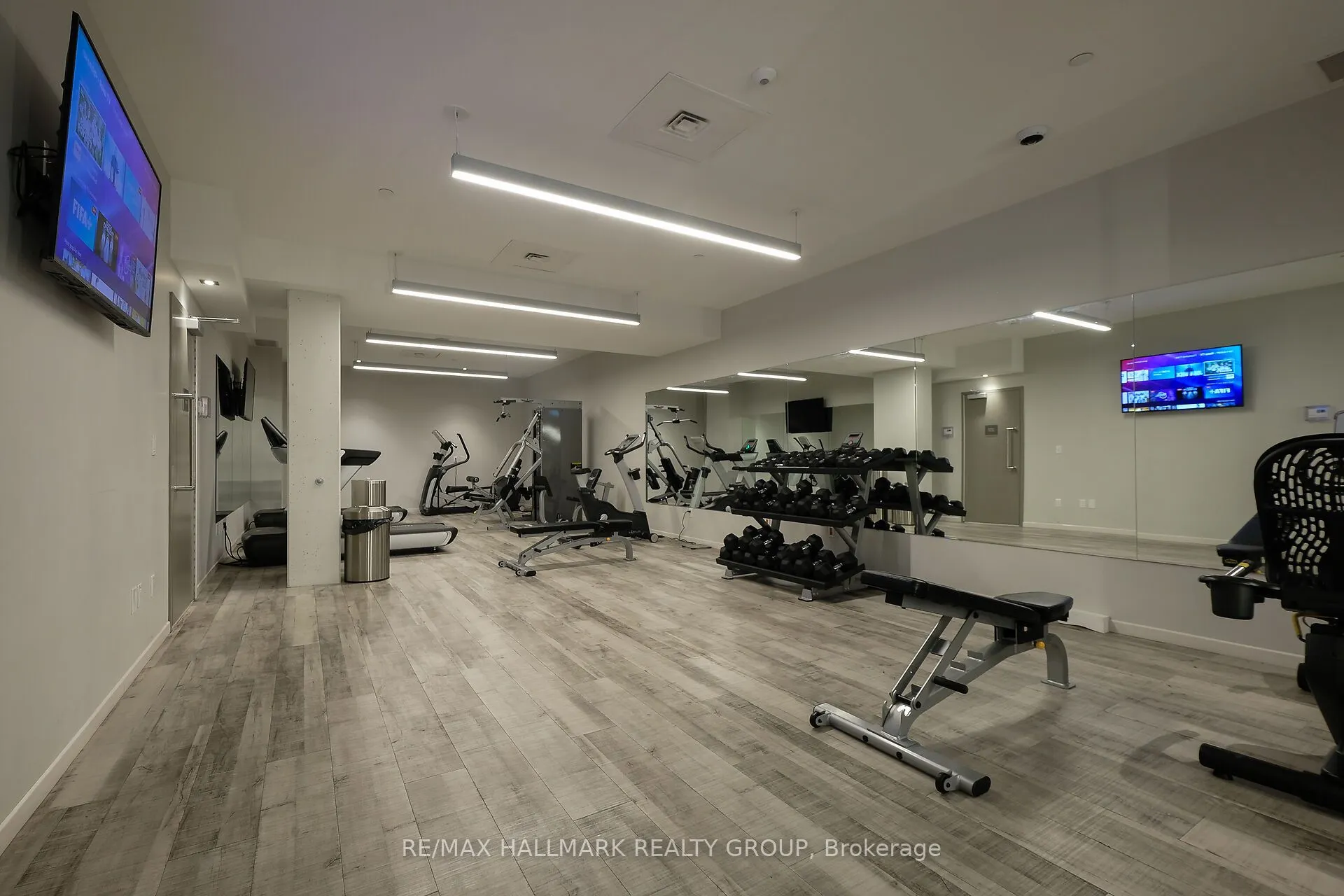 101 Queen Street, #907