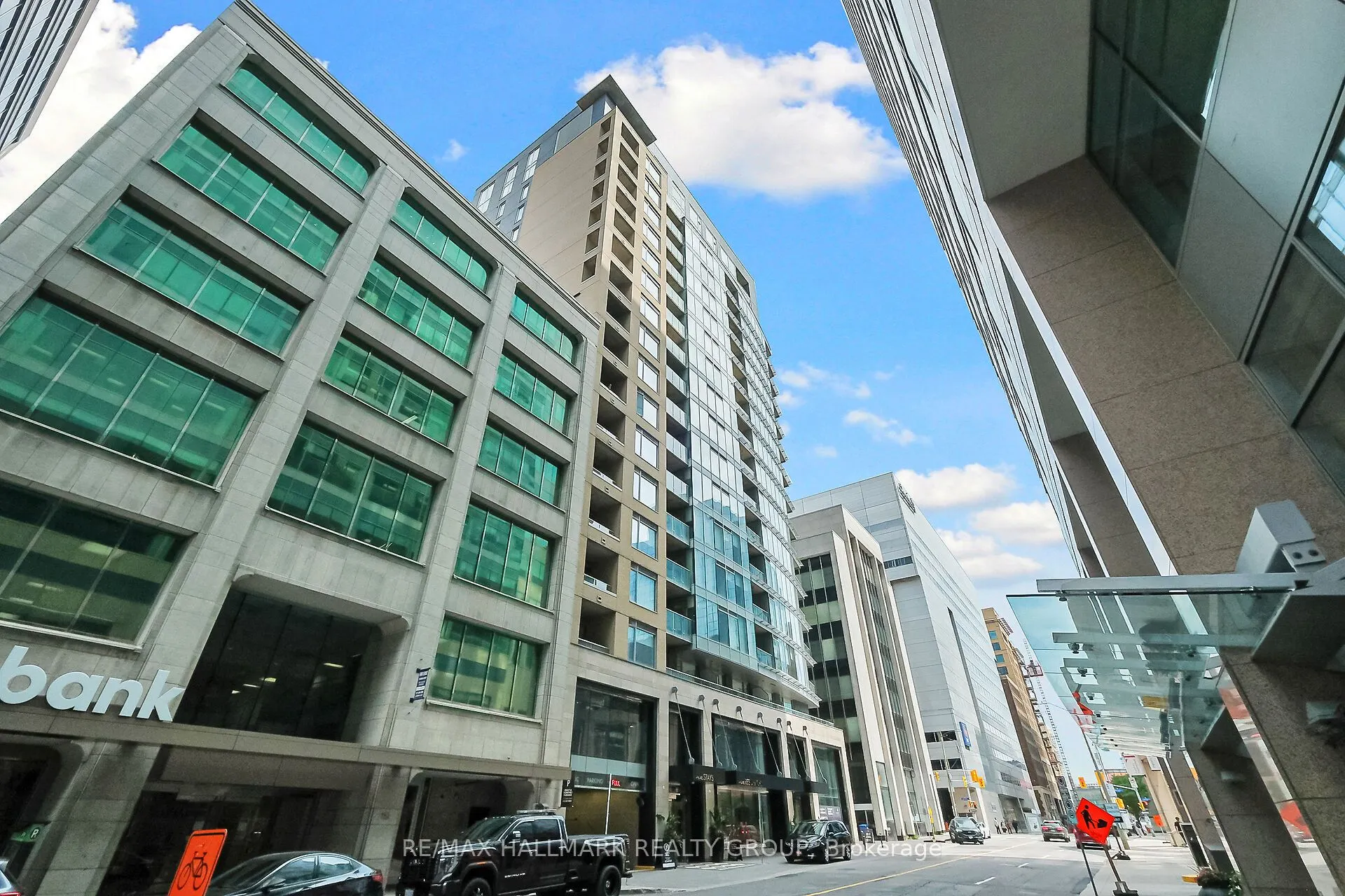 101 Queen Street, #907