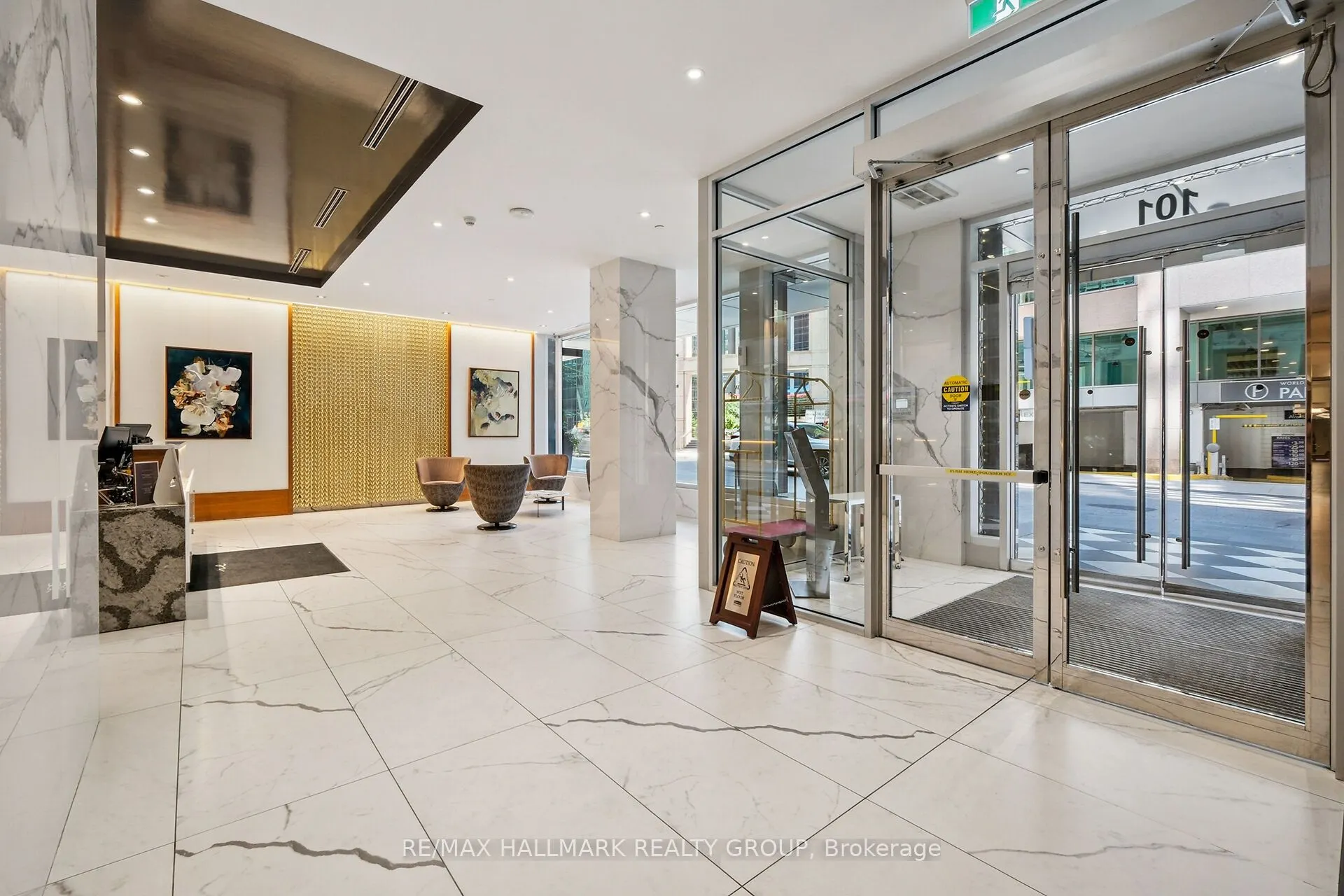 101 Queen Street, #907