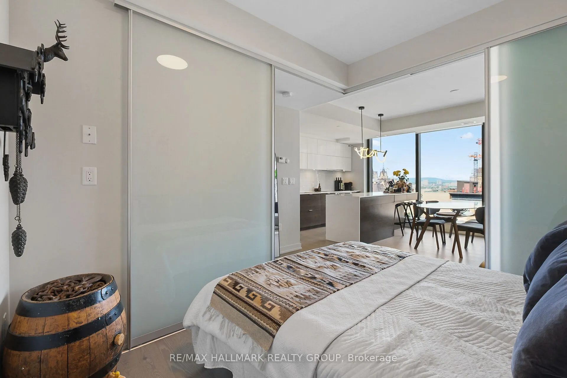101 Queen Street, #907