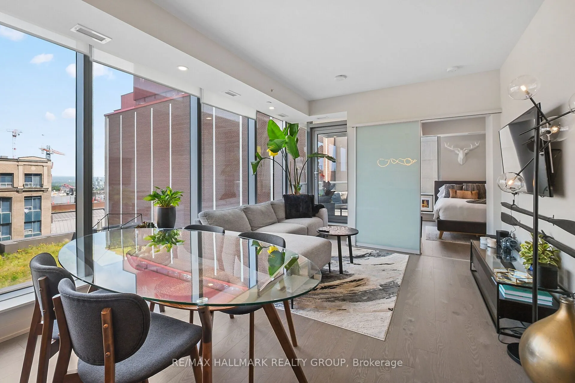 101 Queen Street, #907