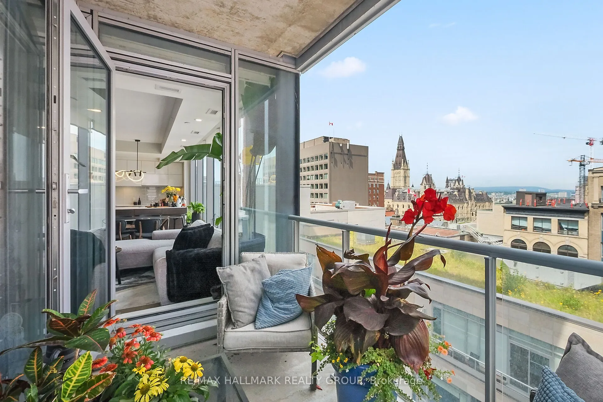101 Queen Street, #907