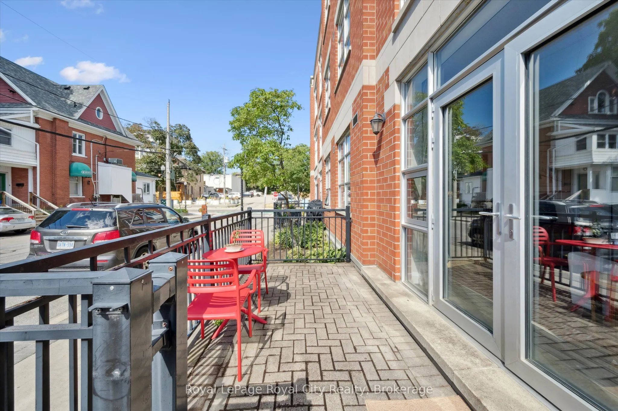 165 Duke Street E, #118