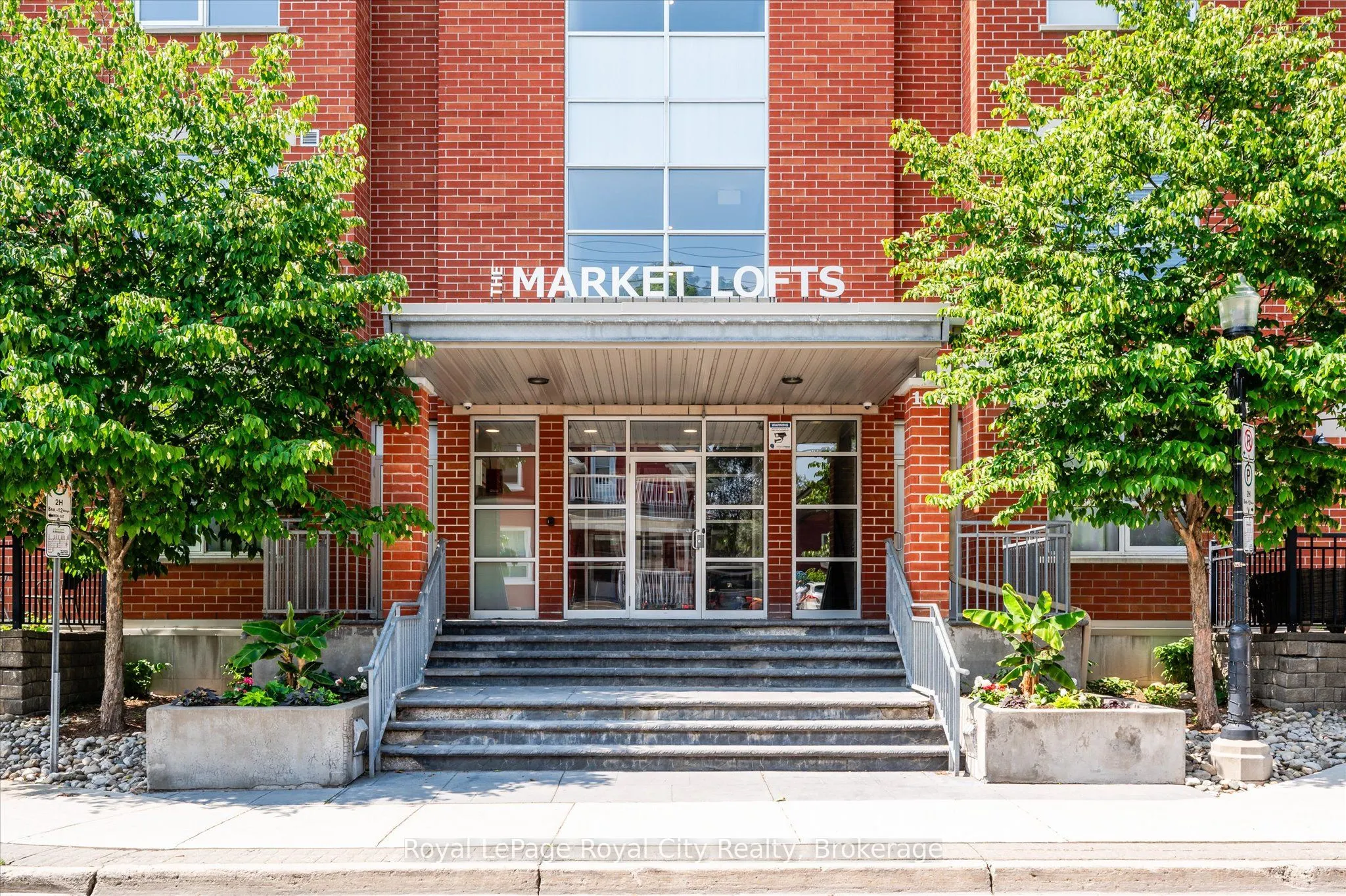 165 Duke Street E, #118
