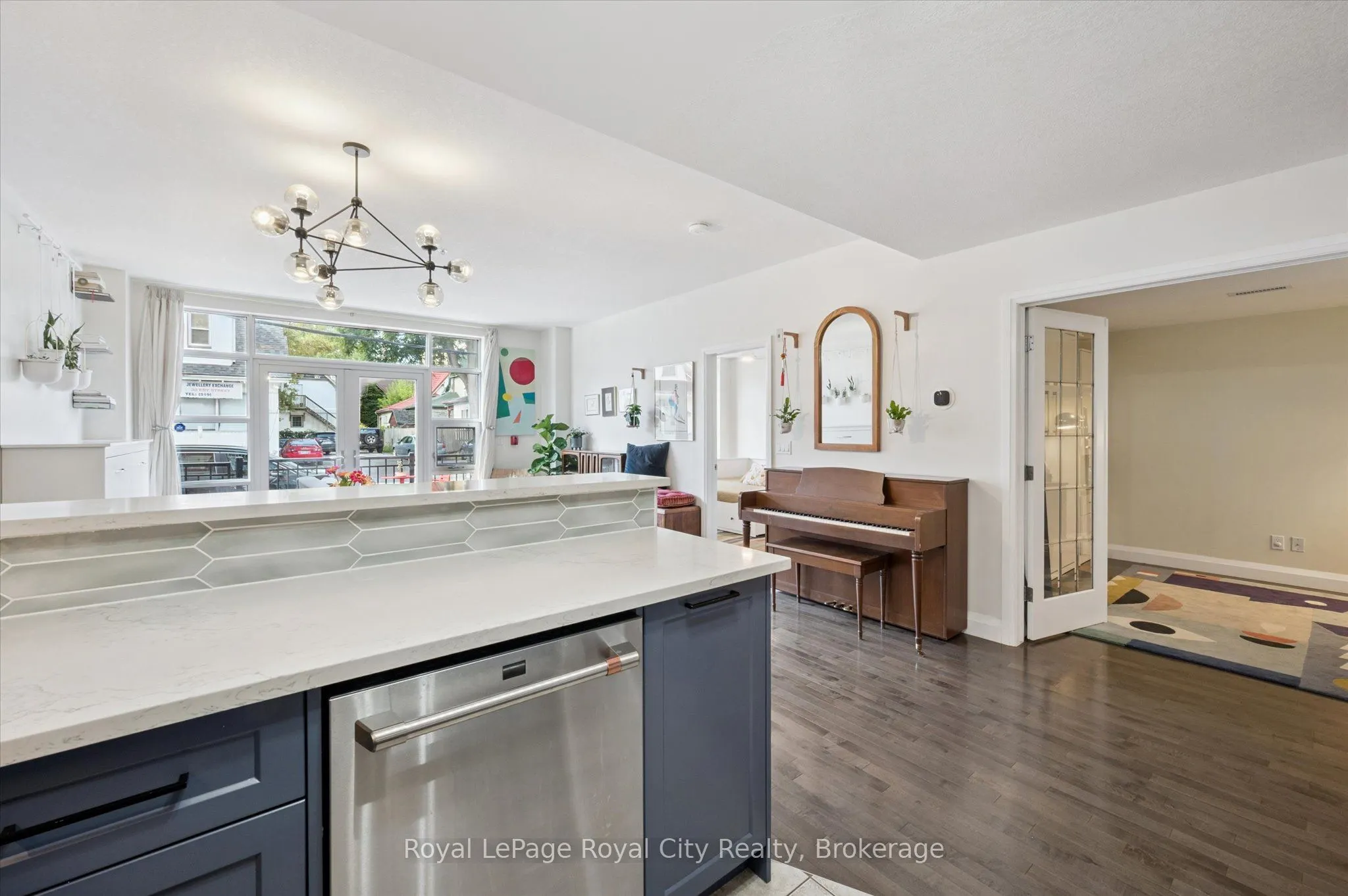165 Duke Street E, #118