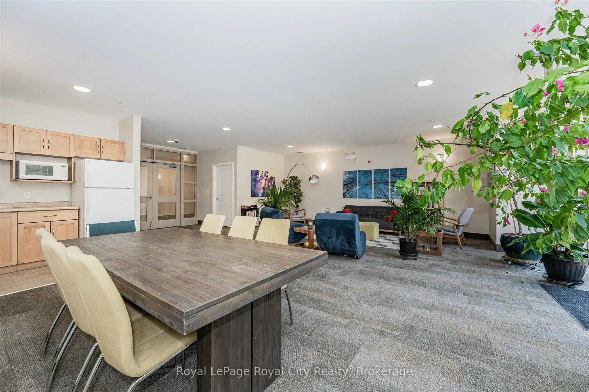 165 Duke Street E, #118